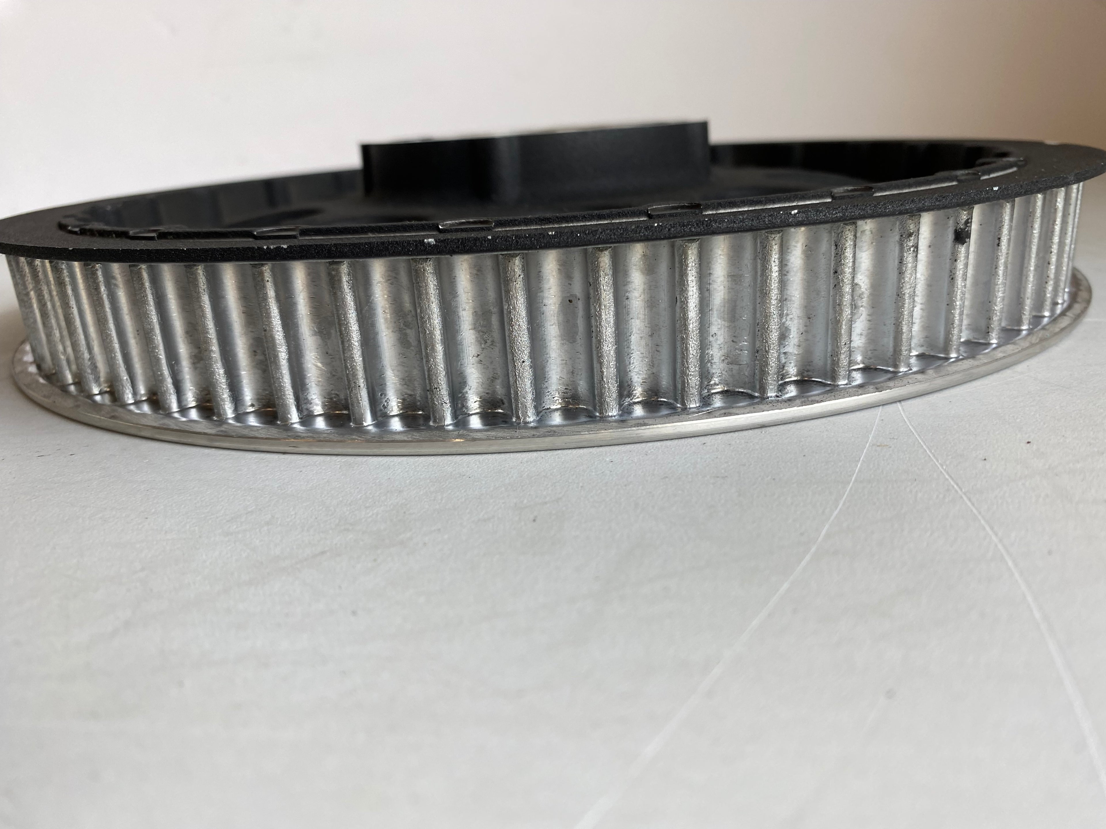 Couronne transmission secondaire 66 dents  Dyna Harley Davidson REF OEM 40114-07