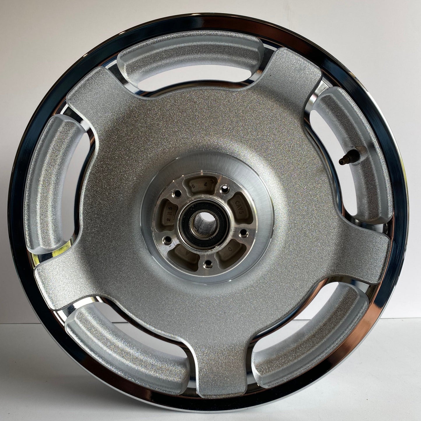 Roue avant 3.00 x 16 Road King NEUF Harley Davidson REF OEM 41122-04