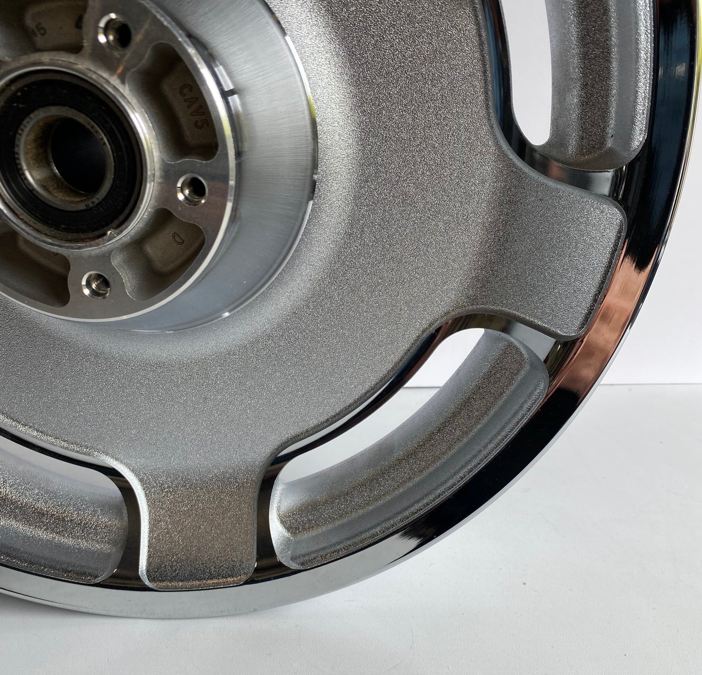 Roue avant 3.00 x 16 Road King NEUF Harley Davidson REF OEM 41122-04