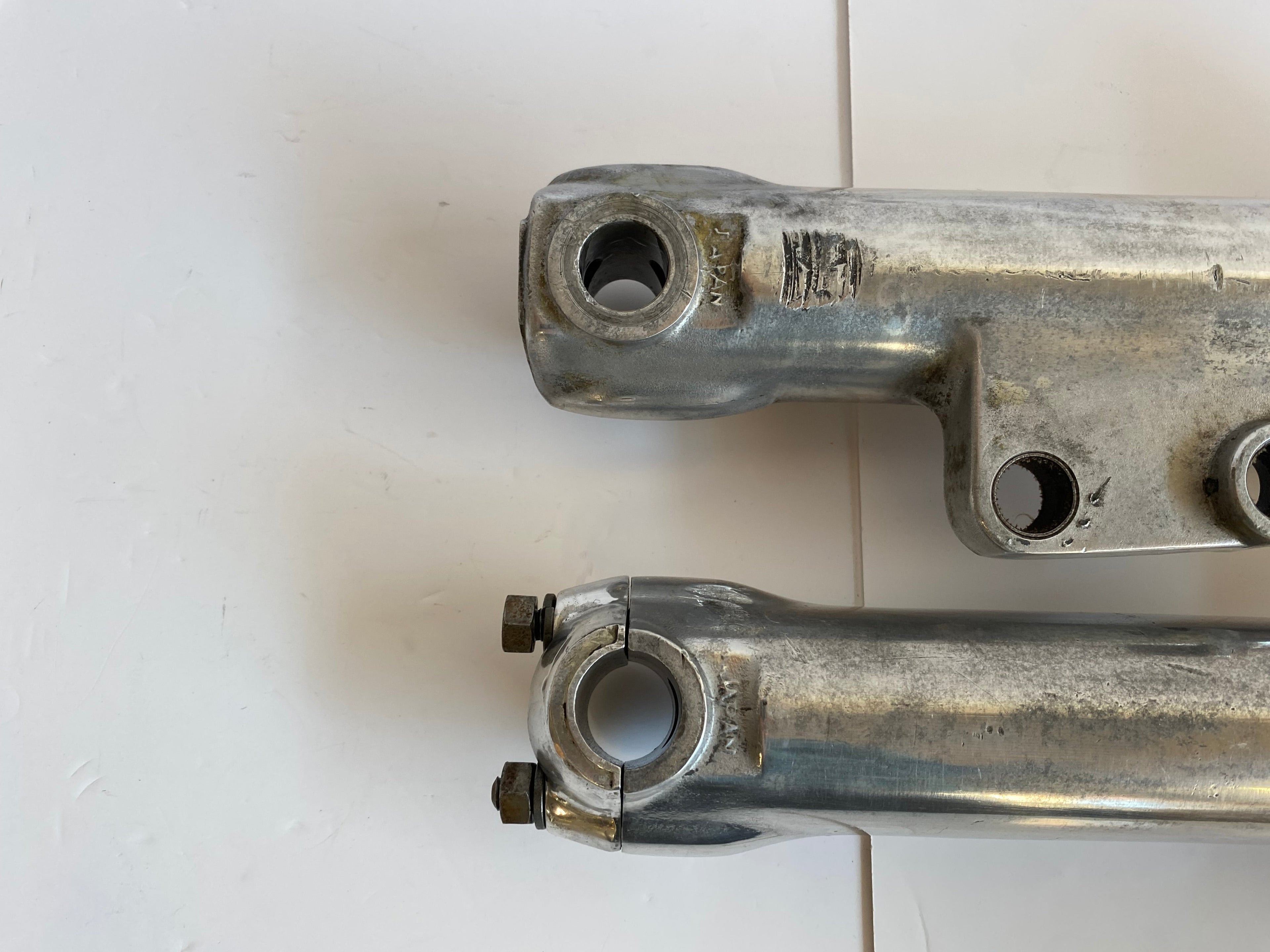 Jeu de fourreaux de fourche 35mm Kayaba Harley Davidson REF 45974-73 & 45976-73