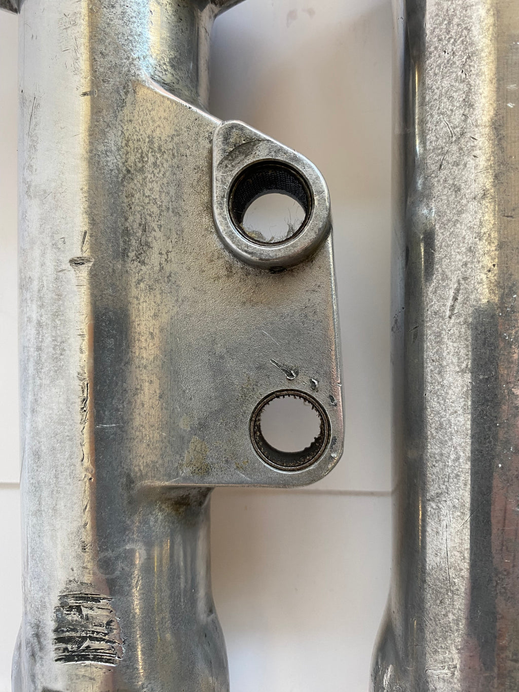 Jeu de fourreaux de fourche 35mm Kayaba Harley Davidson REF 45974-73 & 45976-73