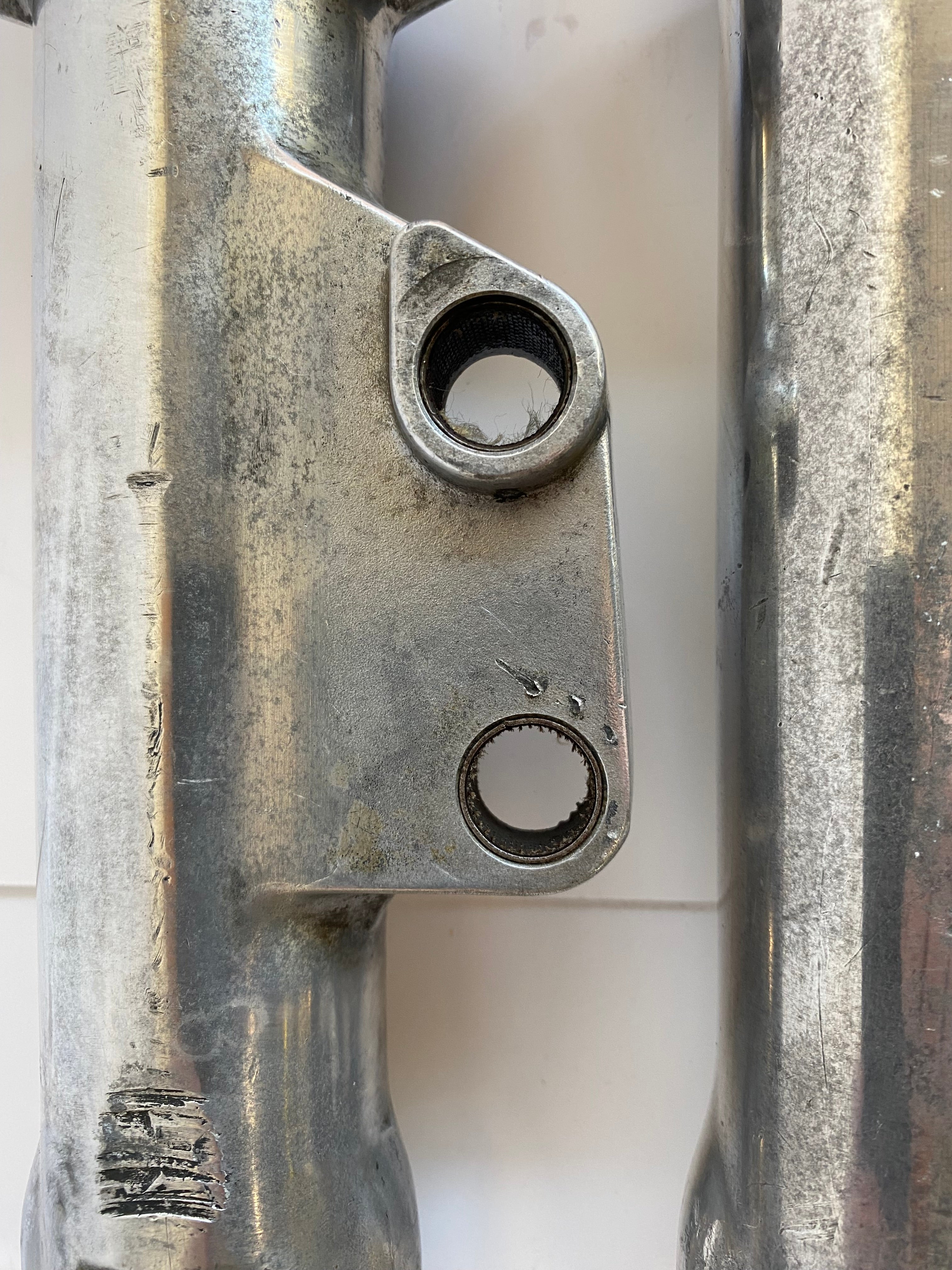 Jeu de fourreaux de fourche 35mm Kayaba Harley Davidson REF 45974-73 & 45976-73