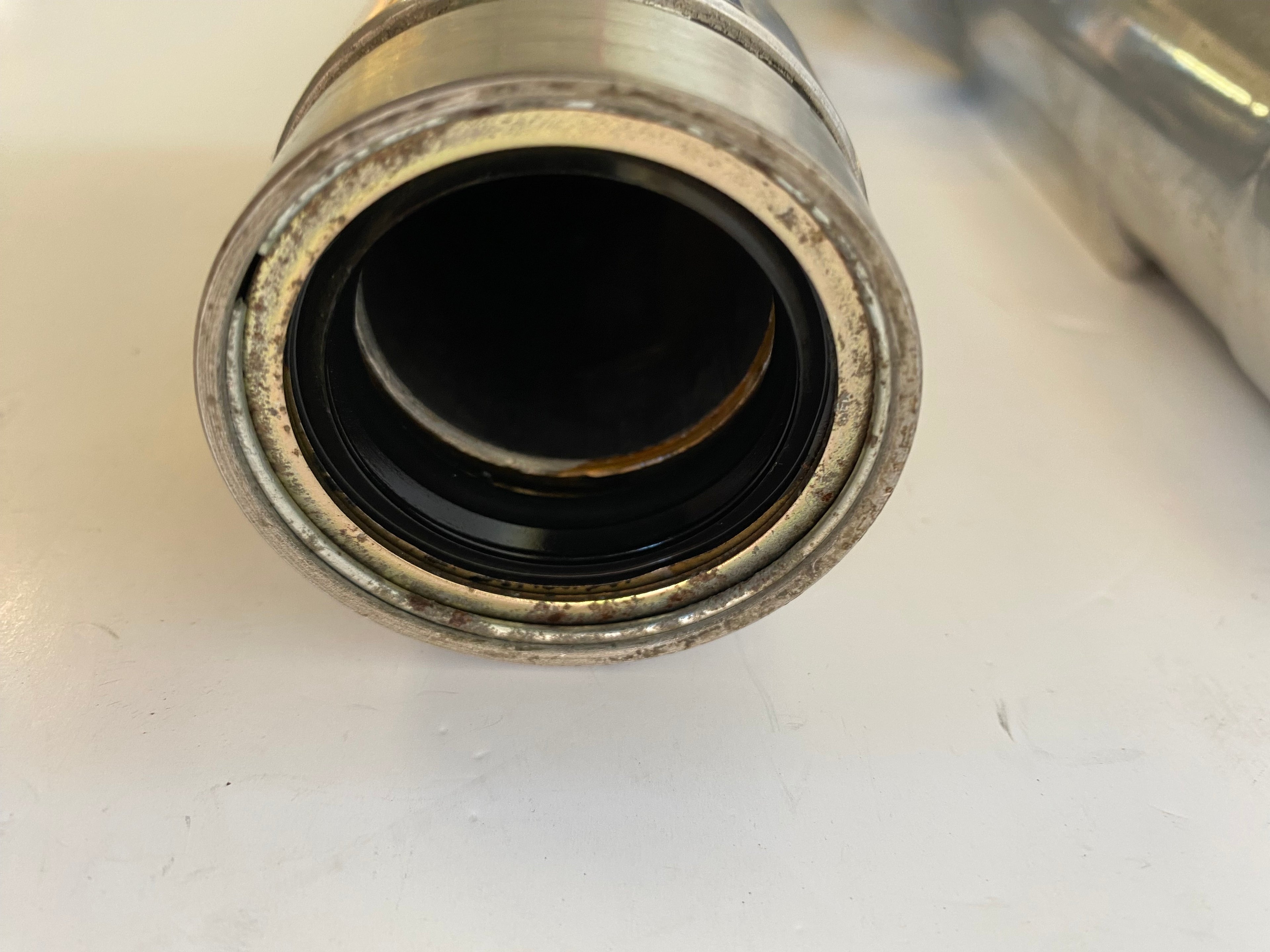 Jeu de fourreaux de fourche 35mm Kayaba Harley Davidson REF 45974-73 & 45976-73