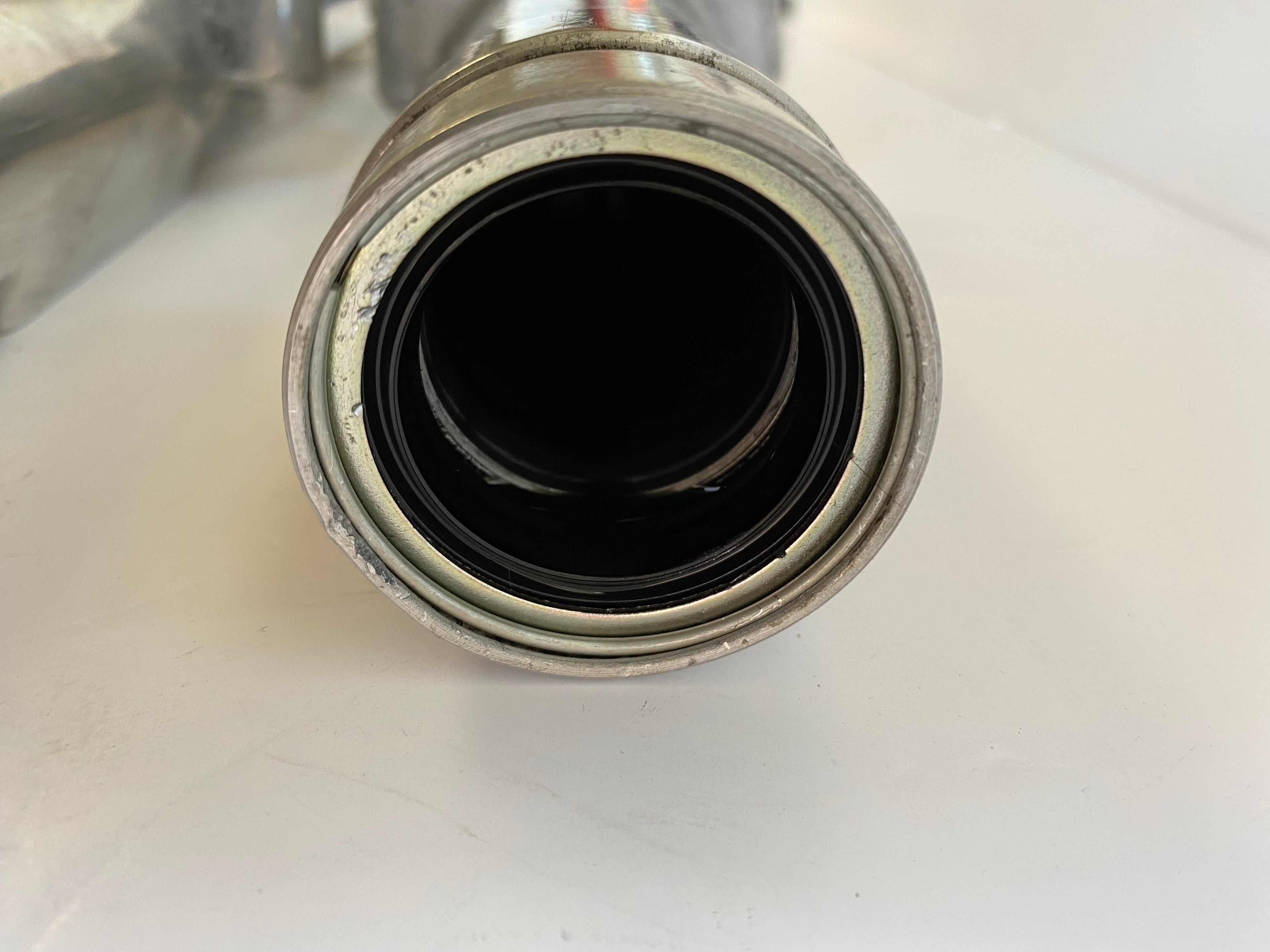 Jeu de fourreaux de fourche 35mm Kayaba Harley Davidson REF 45974-73 & 45976-73