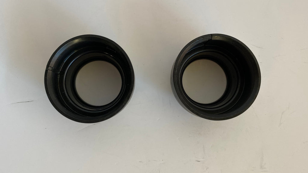 Jeu de 2 caches poussières fourche 35mm Kayaba Harley Davidson REF 45983-73