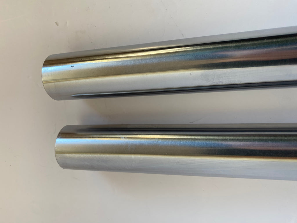 Jeu de 2 tubes de fourche 41 mm x 24-1/4 pouces Shovelhead Harley Davidson REF 45417-80