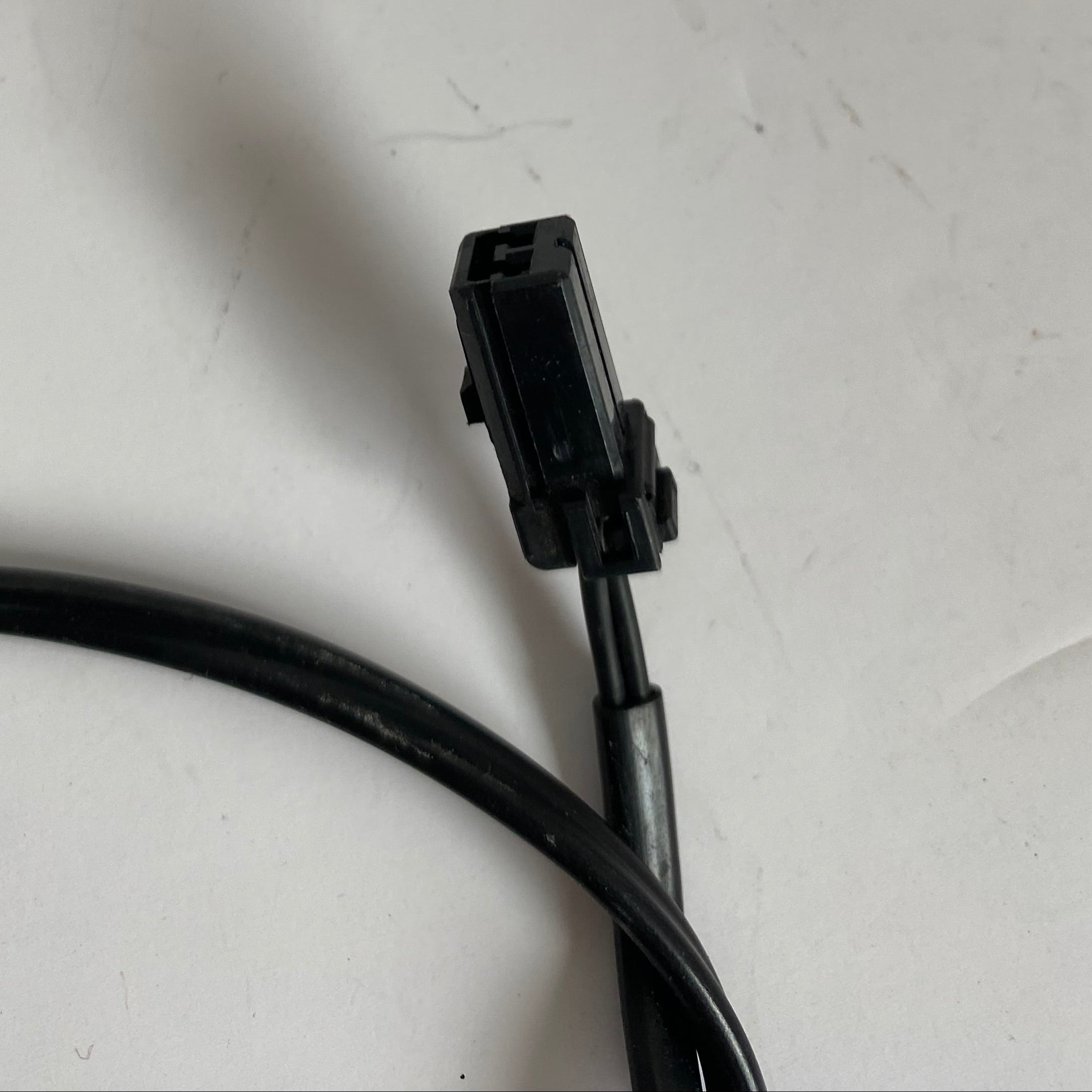 Support de plaque immatriculation latérale Sportster noir Harley Davidson REF OEM 67900155