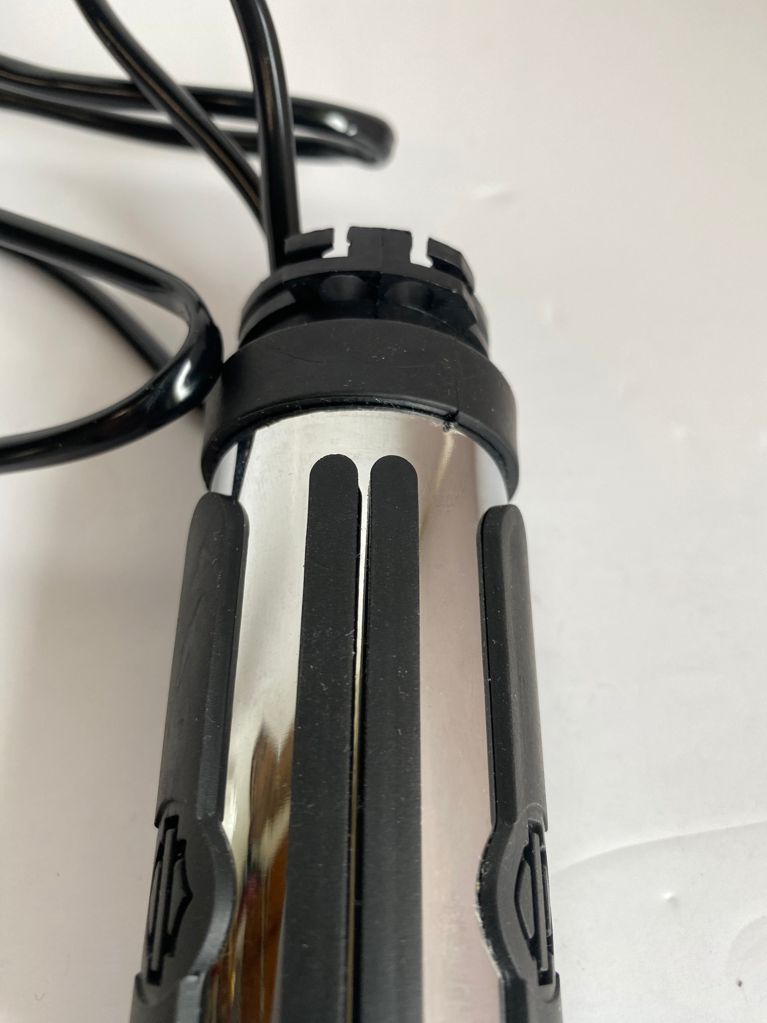 Poignée Chrome & Rubber chauffante droite câble Harley Davidson REF 56175-03