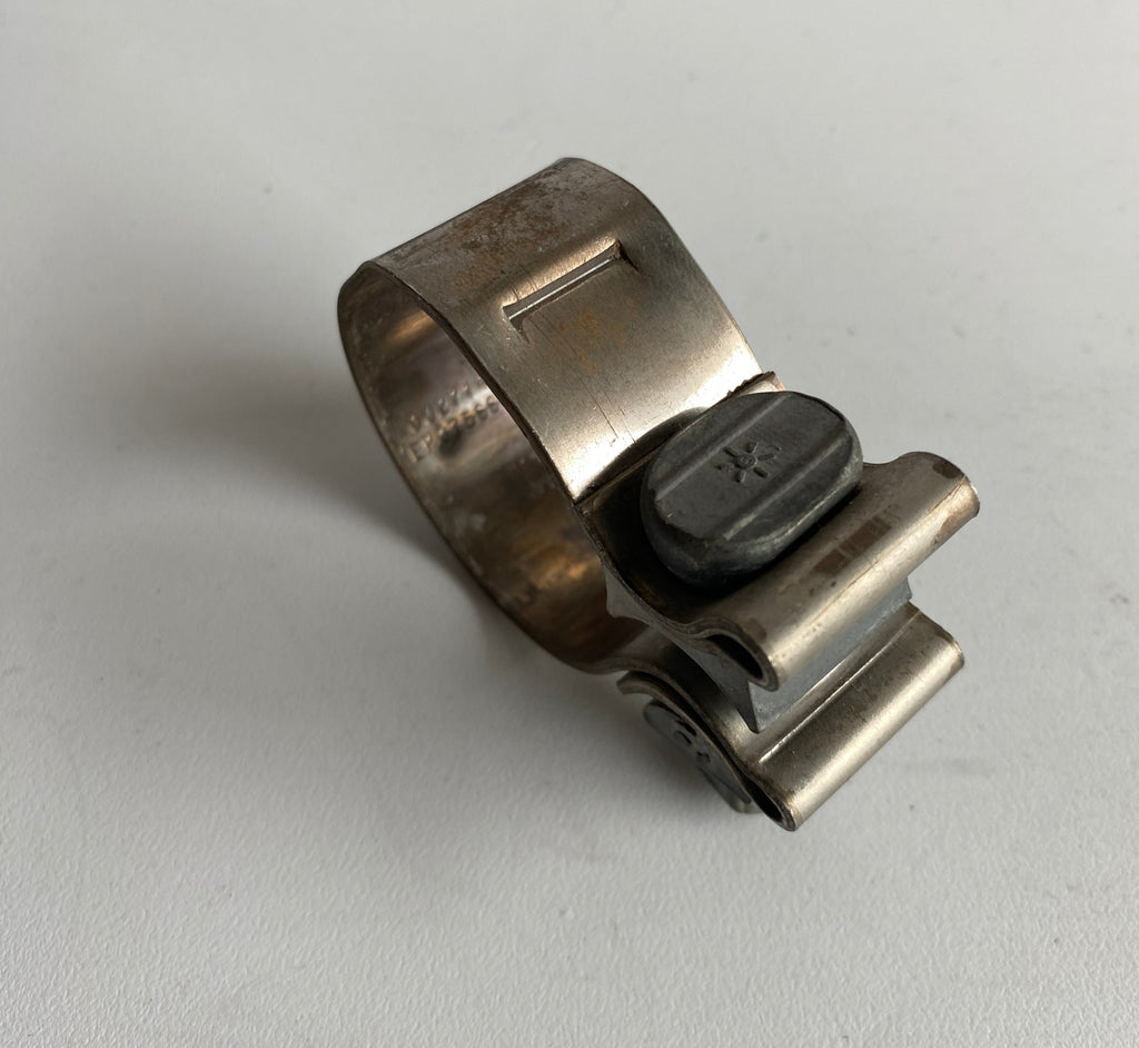 Collier de collecteur d'échappement arrière Touring Harley Davidson REF OEM 65620-98A