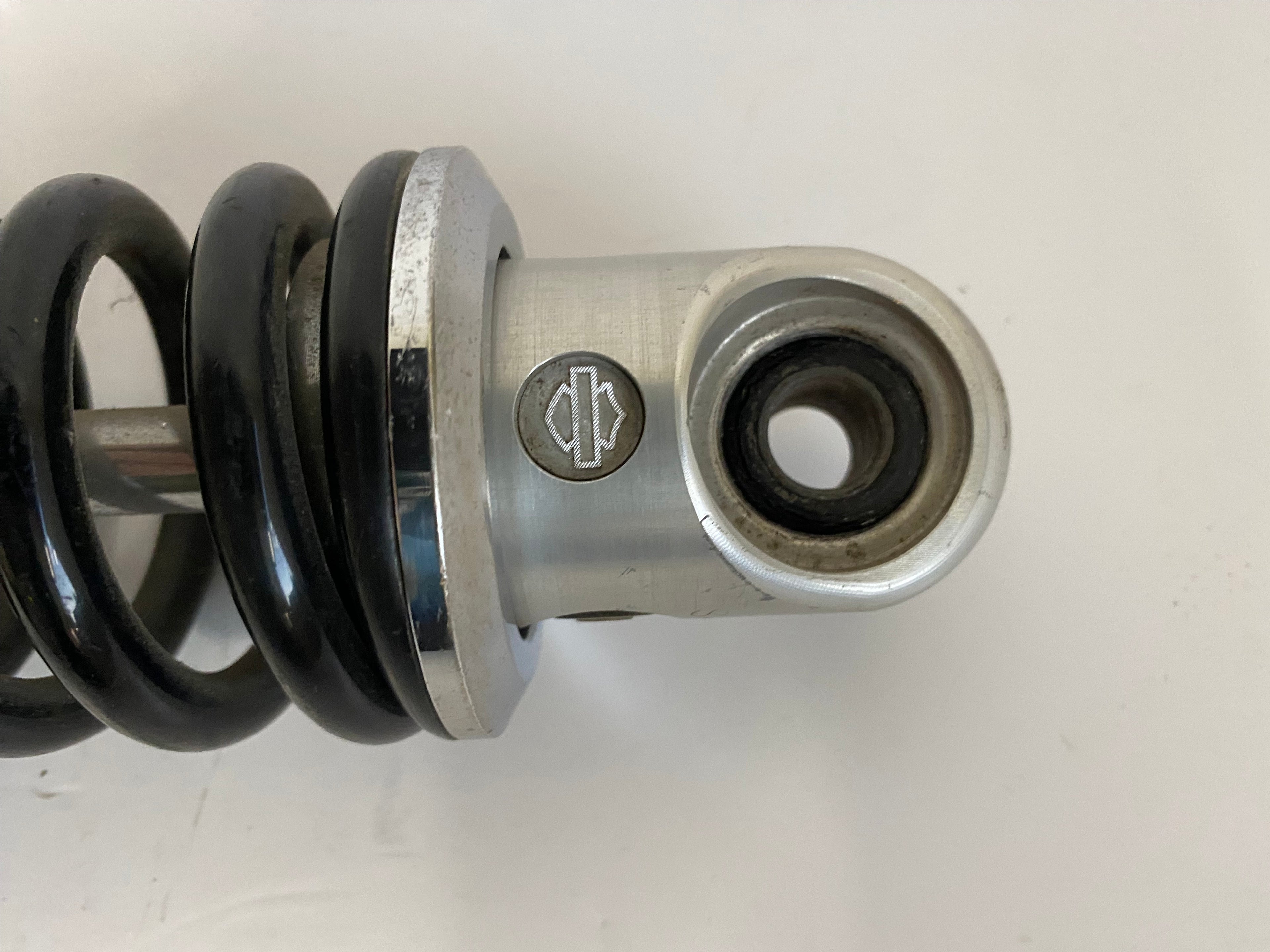 Amortisseur gauche Dyna Sport Harley Davidson REF OEM 54633-00