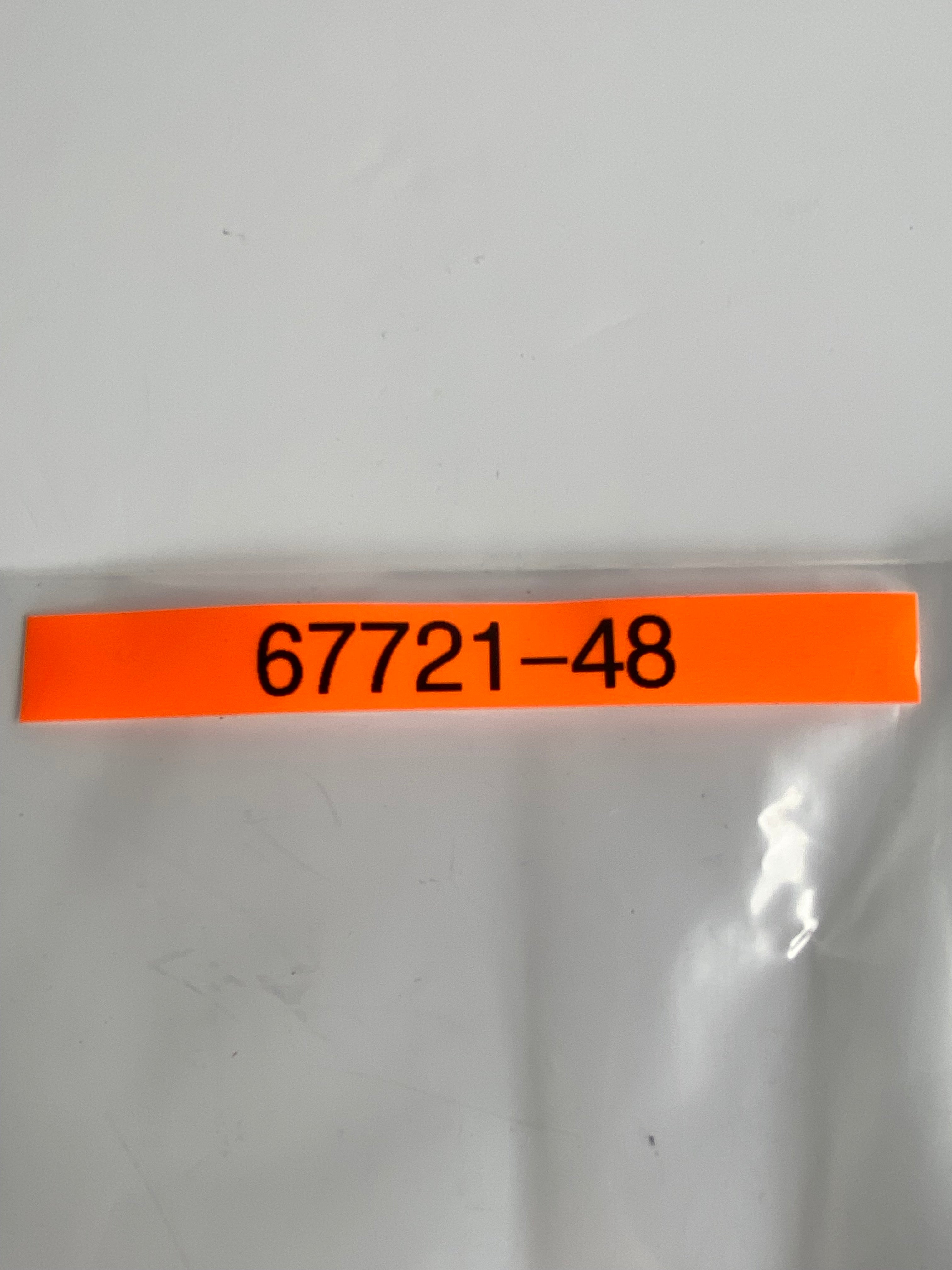 Vis de cerclage de maintien optique phare Harley Davidson REF OEM 67721-48
