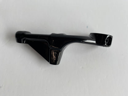 Support de cale pied pilote gauche VROD Harley Davidson REF OEM 51091-06BK