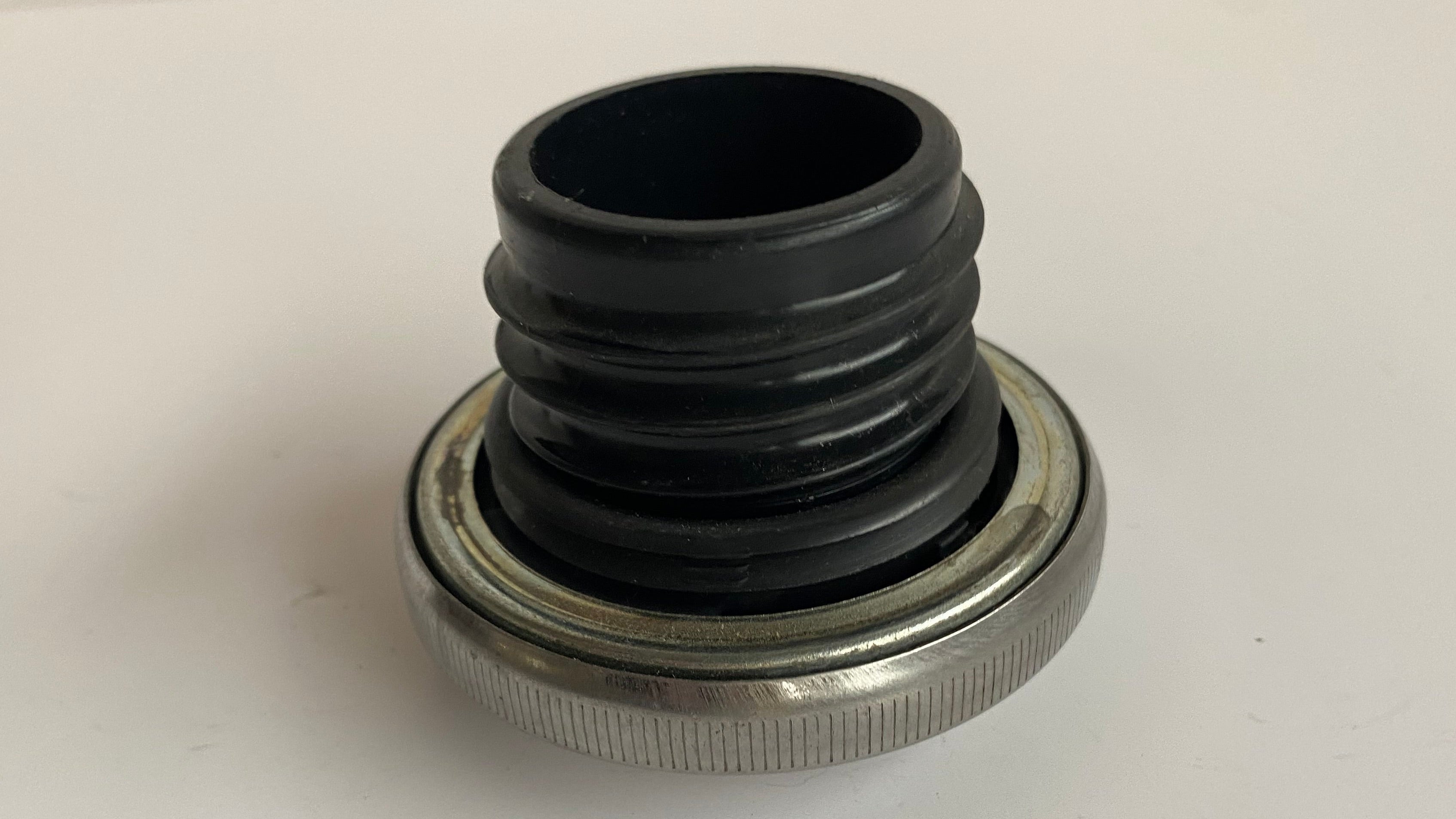 Bouchon de réservoir d'essence droite Harley Davidson REF OEM 61102-83C