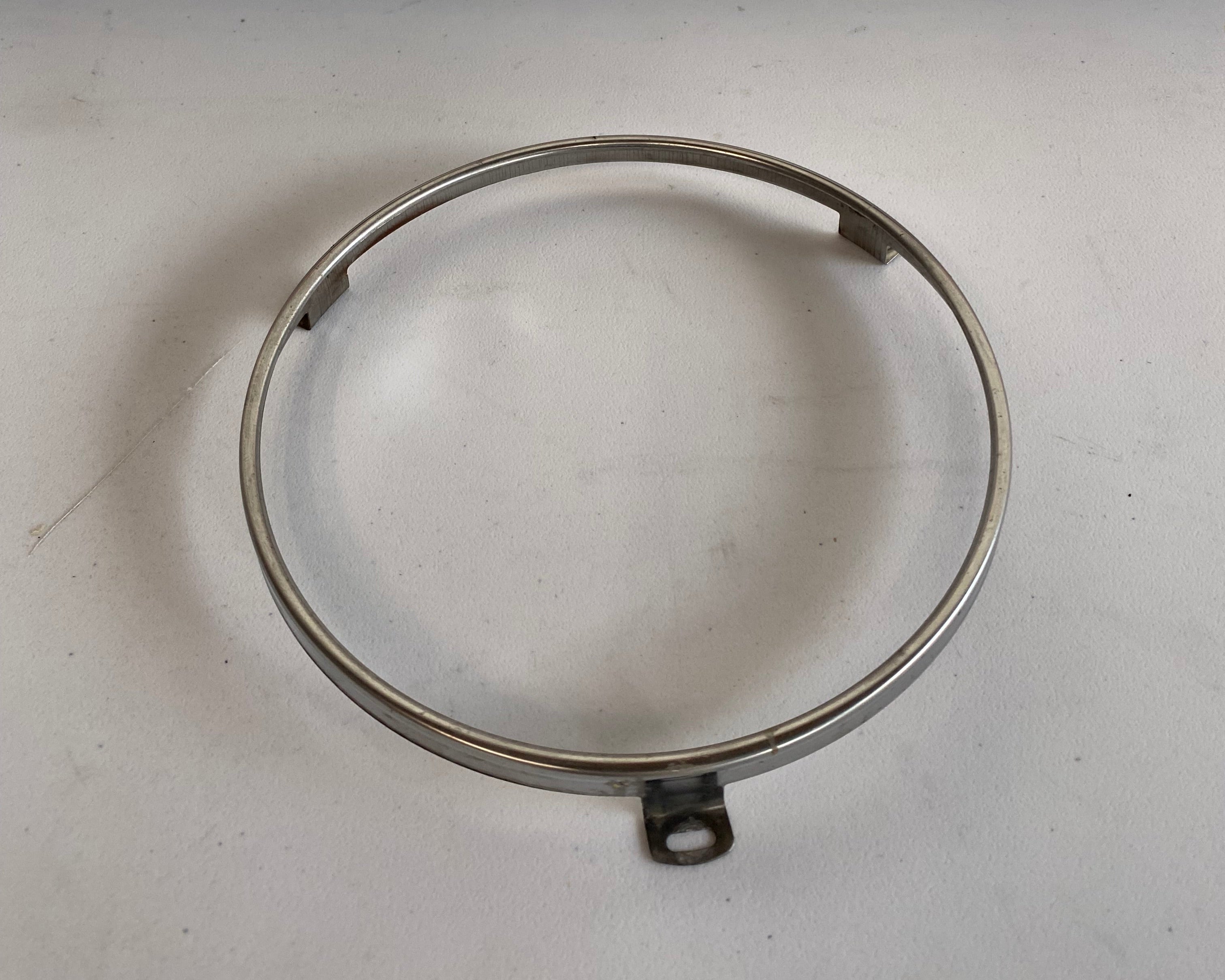 Harley-Davidson Scheinwerferblende OEM-Referenz: 67726-08