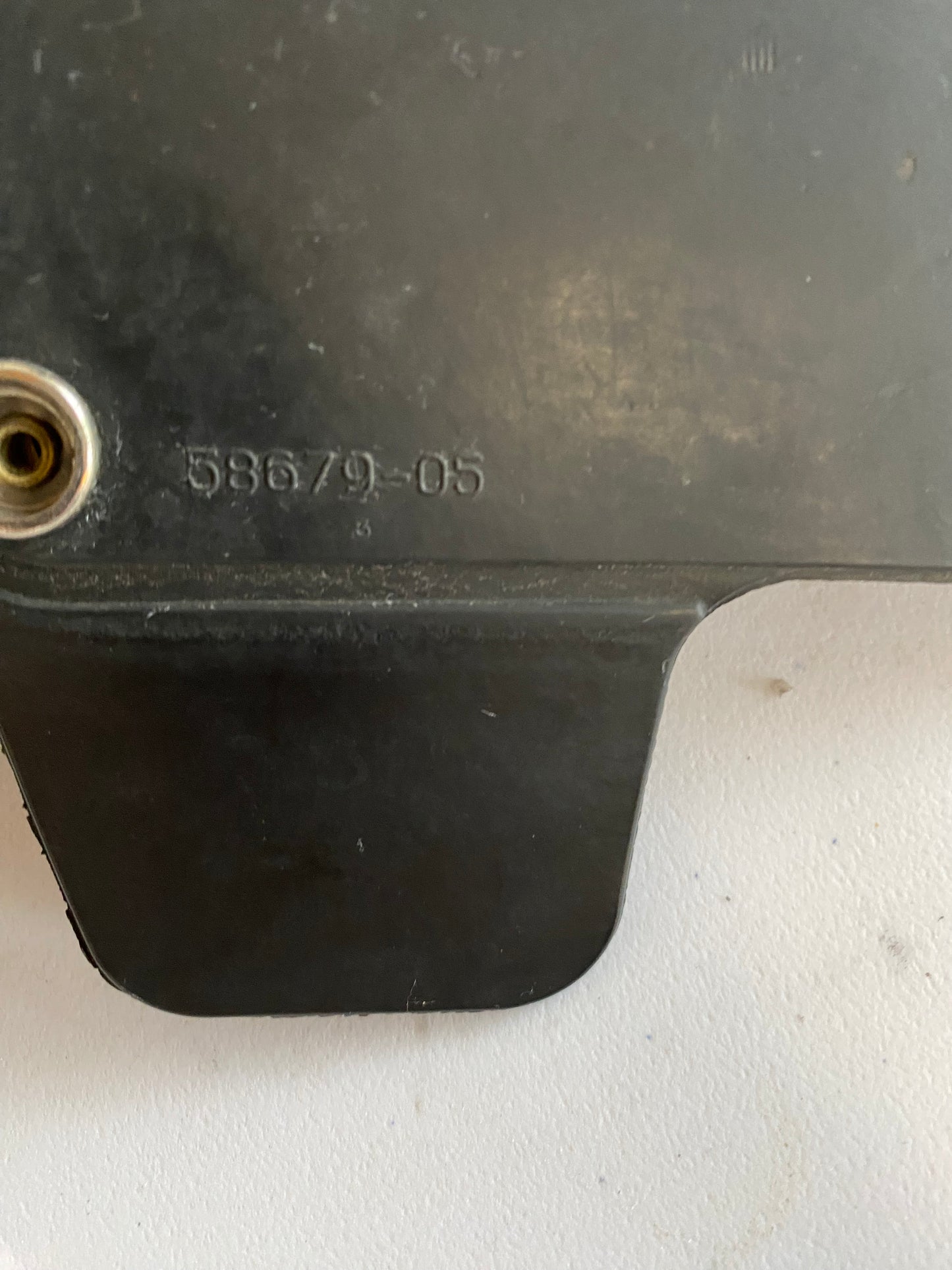 Harley Davidson right fairing pocket REF OEM: 58891-05 / 58893-05 / 58679-05
