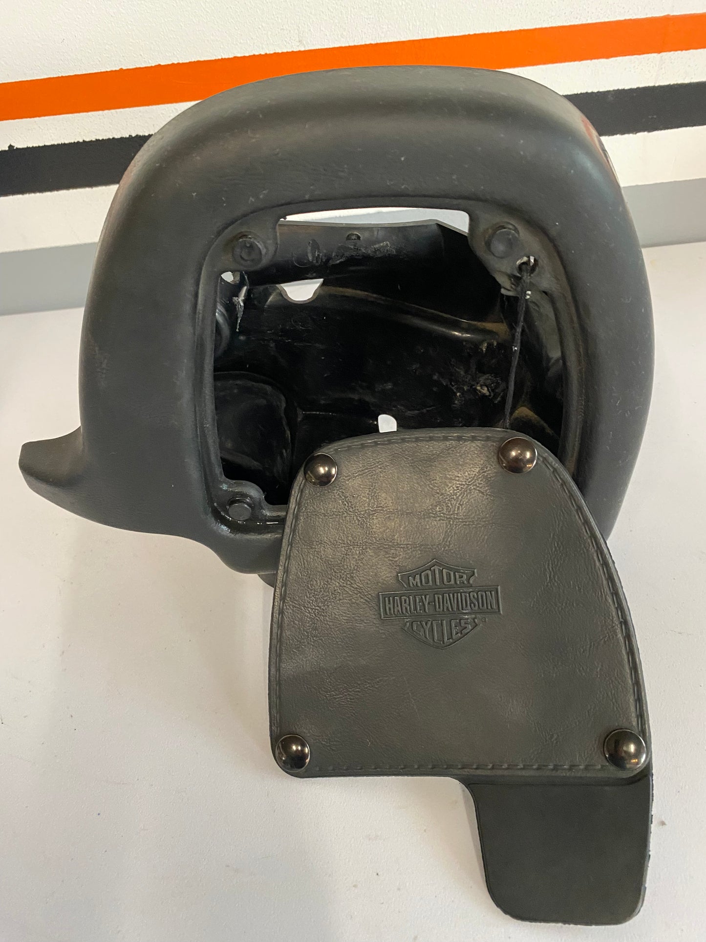Harley Davidson right fairing pocket REF OEM: 58891-05 / 58893-05 / 58679-05