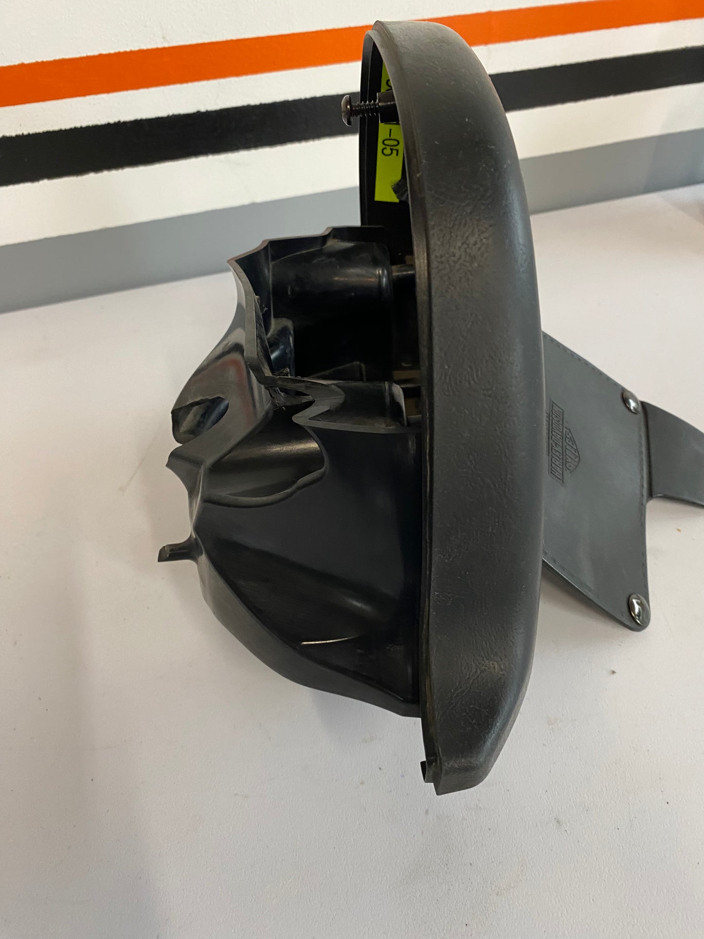 Harley Davidson right fairing pocket REF OEM: 58891-05 / 58893-05 / 58679-05