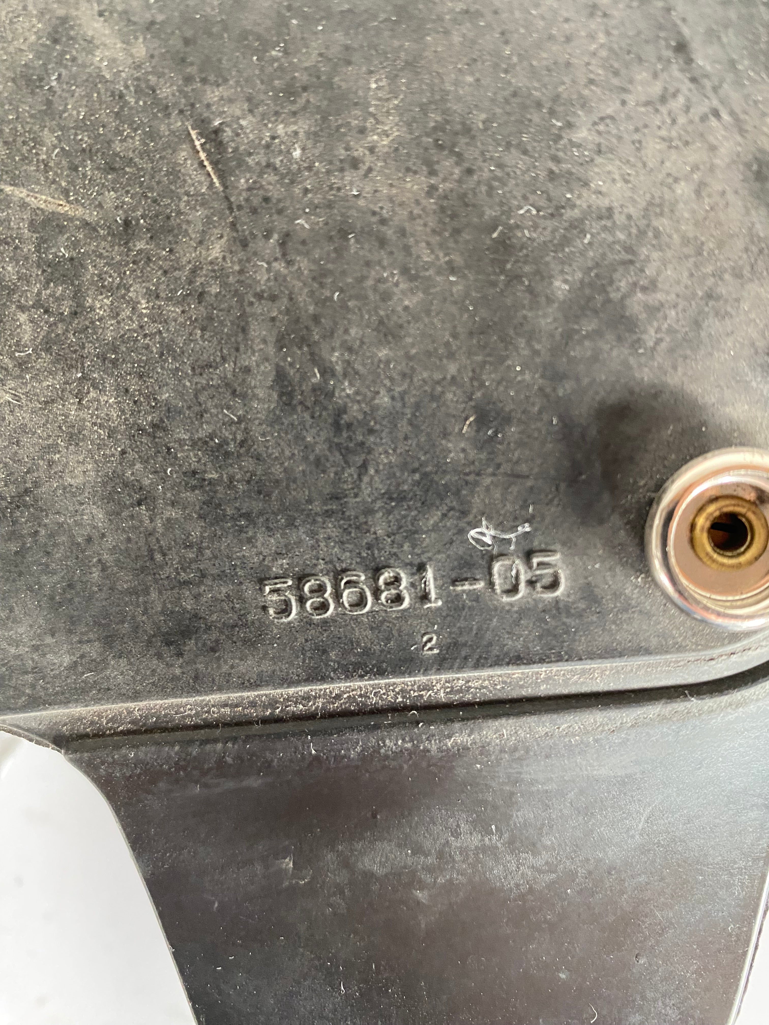 Vide poche fairing gauche Harley Davidson REF OEM : 58901-05 / 58681-05 / 58903-05
