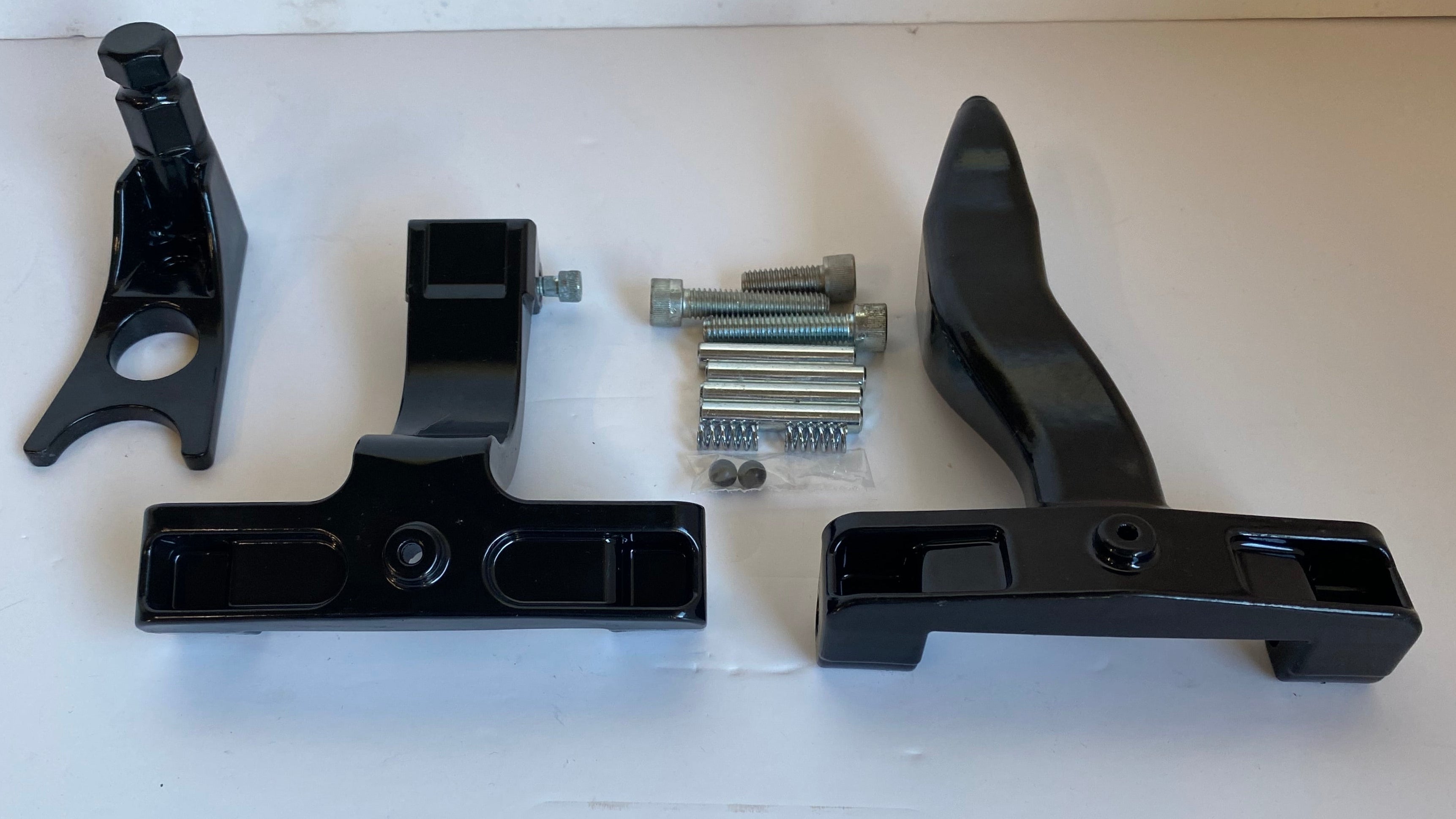 Kit de supports de marches pieds passager Softail Fat Boy Harley Davidson REF 50399-07A