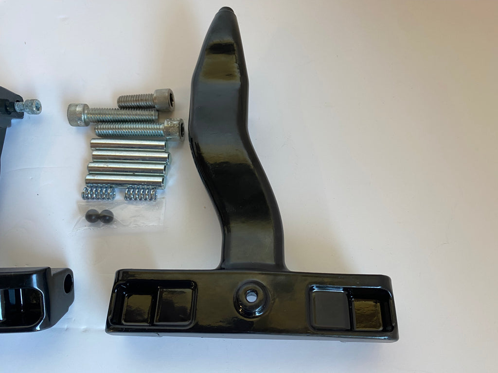 Kit de supports de marches pieds passager Softail Fat Boy Harley Davidson REF 50399-07A
