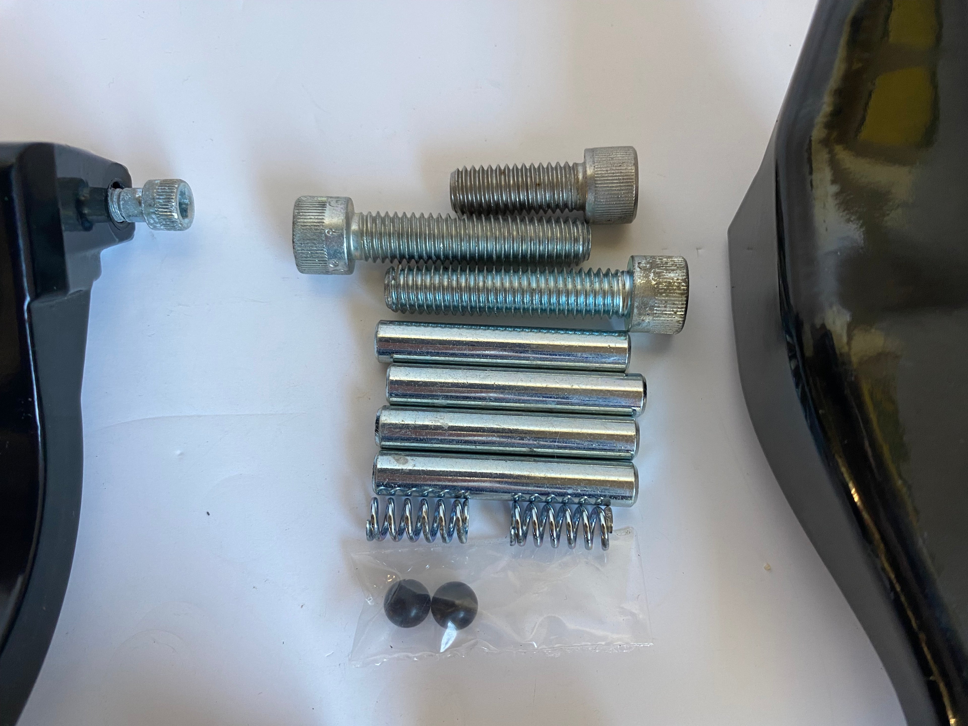 Kit de supports de marches pieds passager Softail Fat Boy Harley Davidson REF 50399-07A