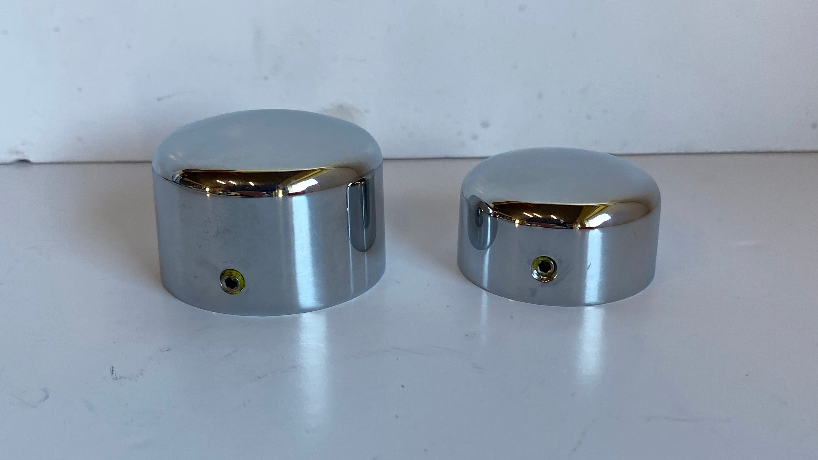 Jeu de caches axe de roue arrière chromés Dyna Harley Davidson REF 41705-09