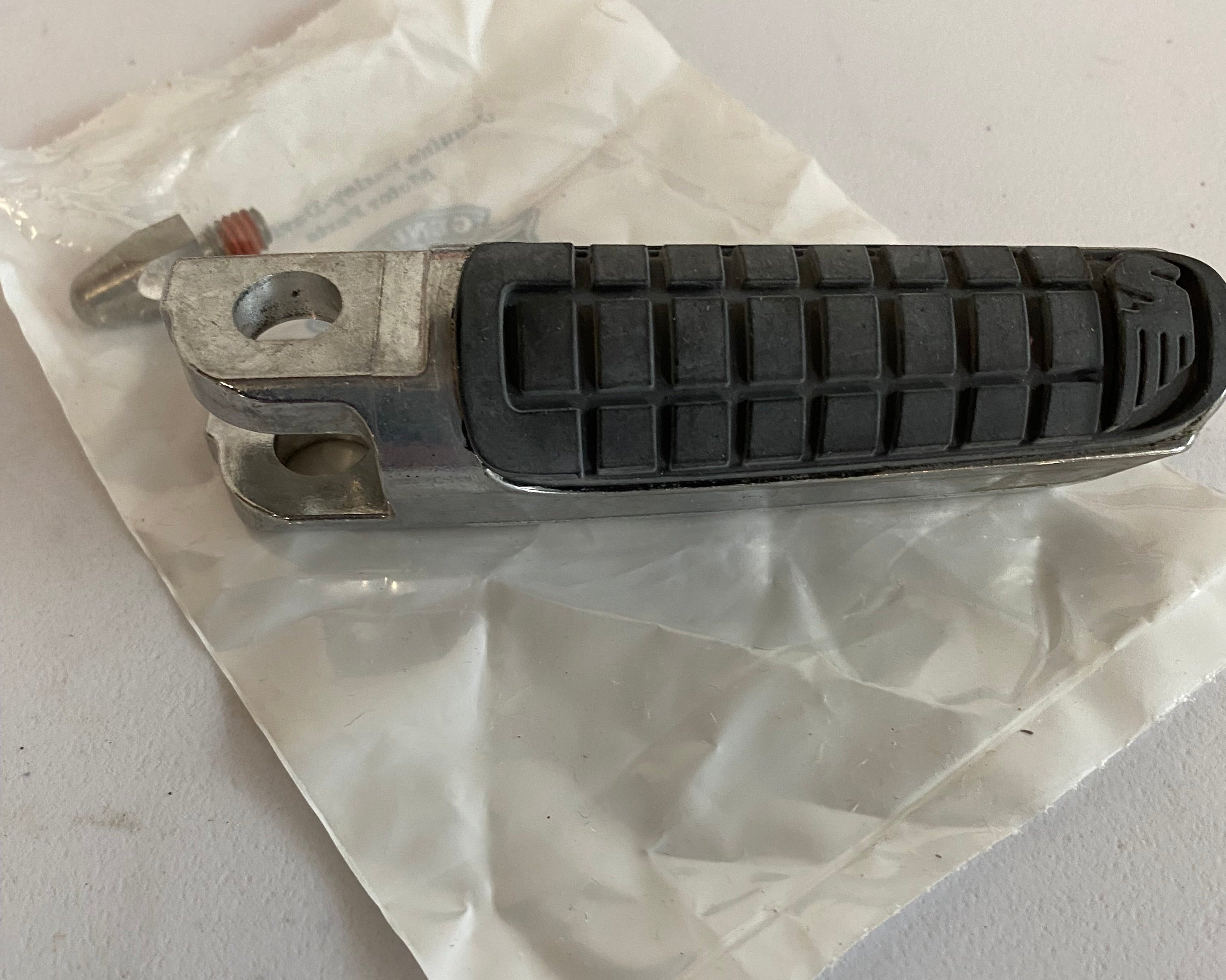 BUELL Rechte Fahrerfußstütze OEM-Referenz: N1503.1AM