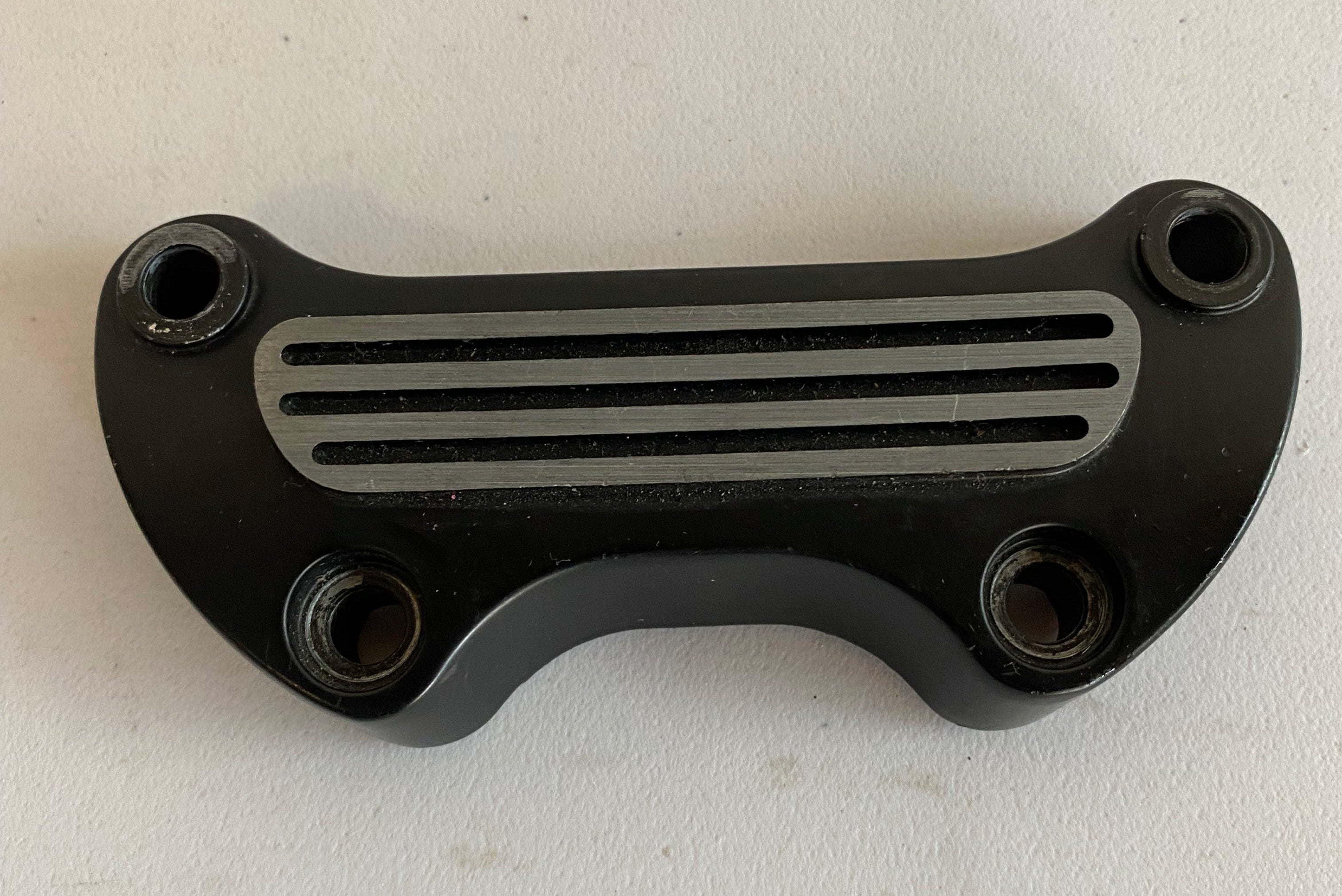 Harley Davidson Black Riser Bridge OEM REF: 56115-95