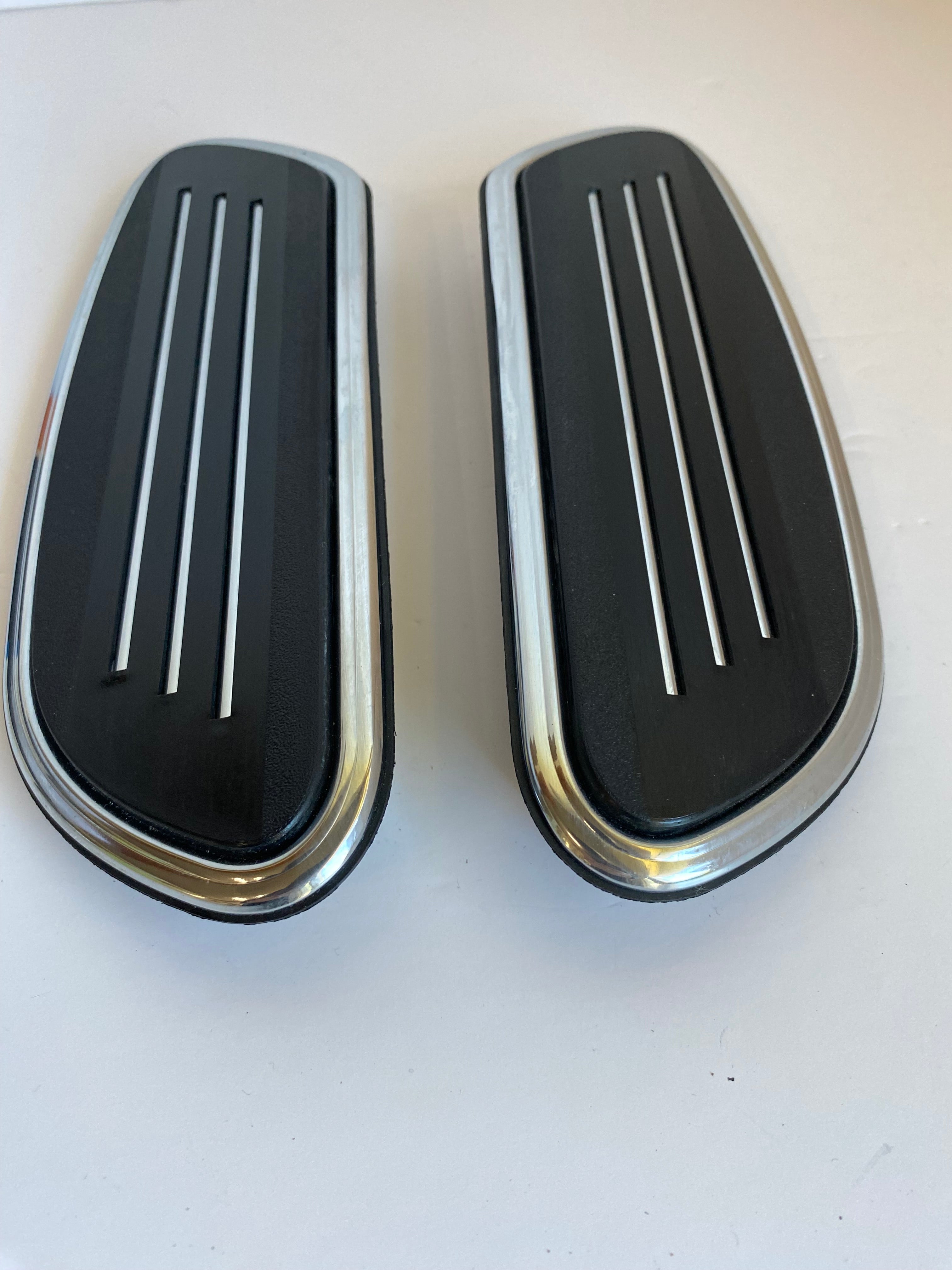 Jeu 2 inserts Streamliner marches pieds passager Harley Davidson REF 50420-05