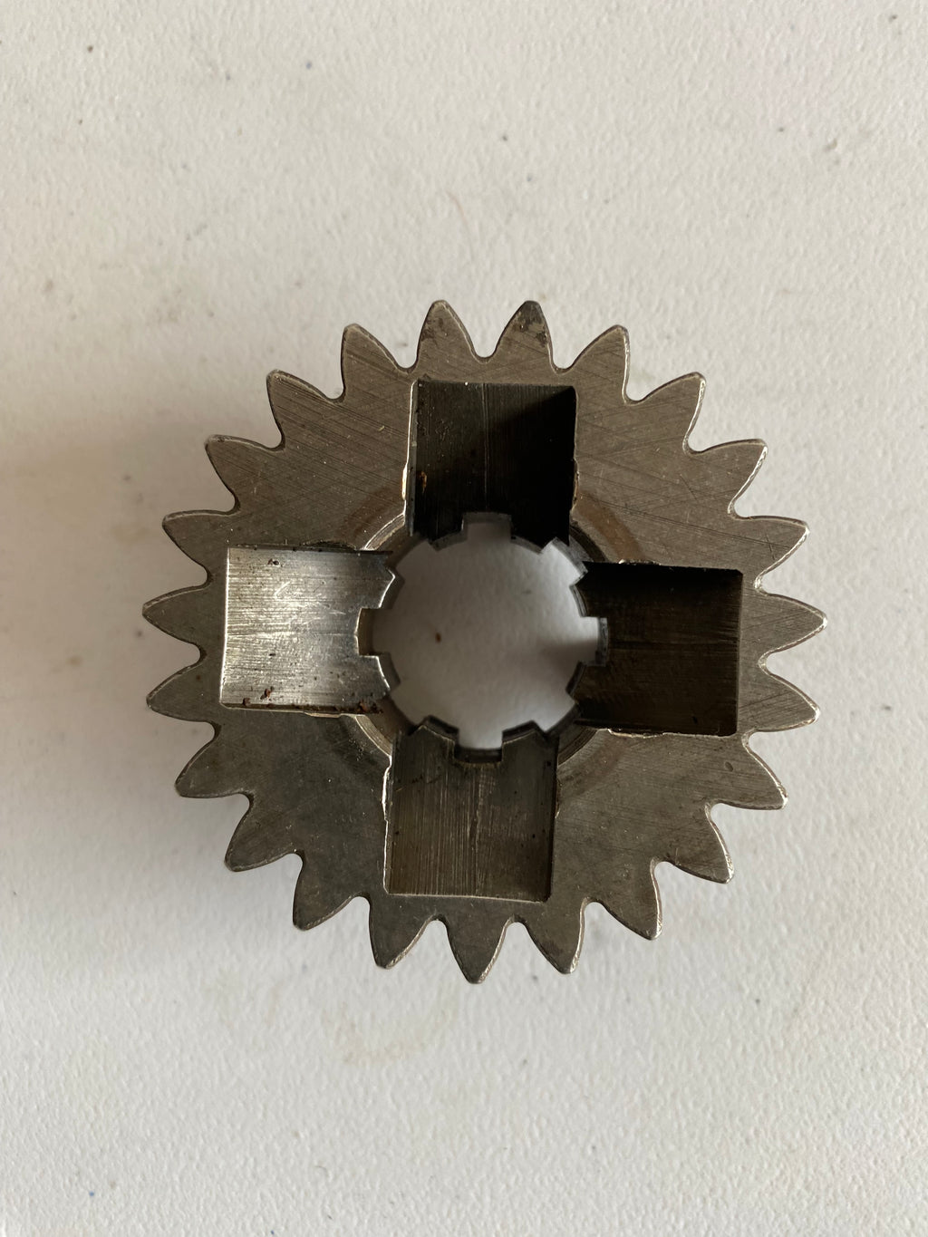 Pignon 3ieme vitesses 23 dents Harley Davidson REF OEM : 35709-54B