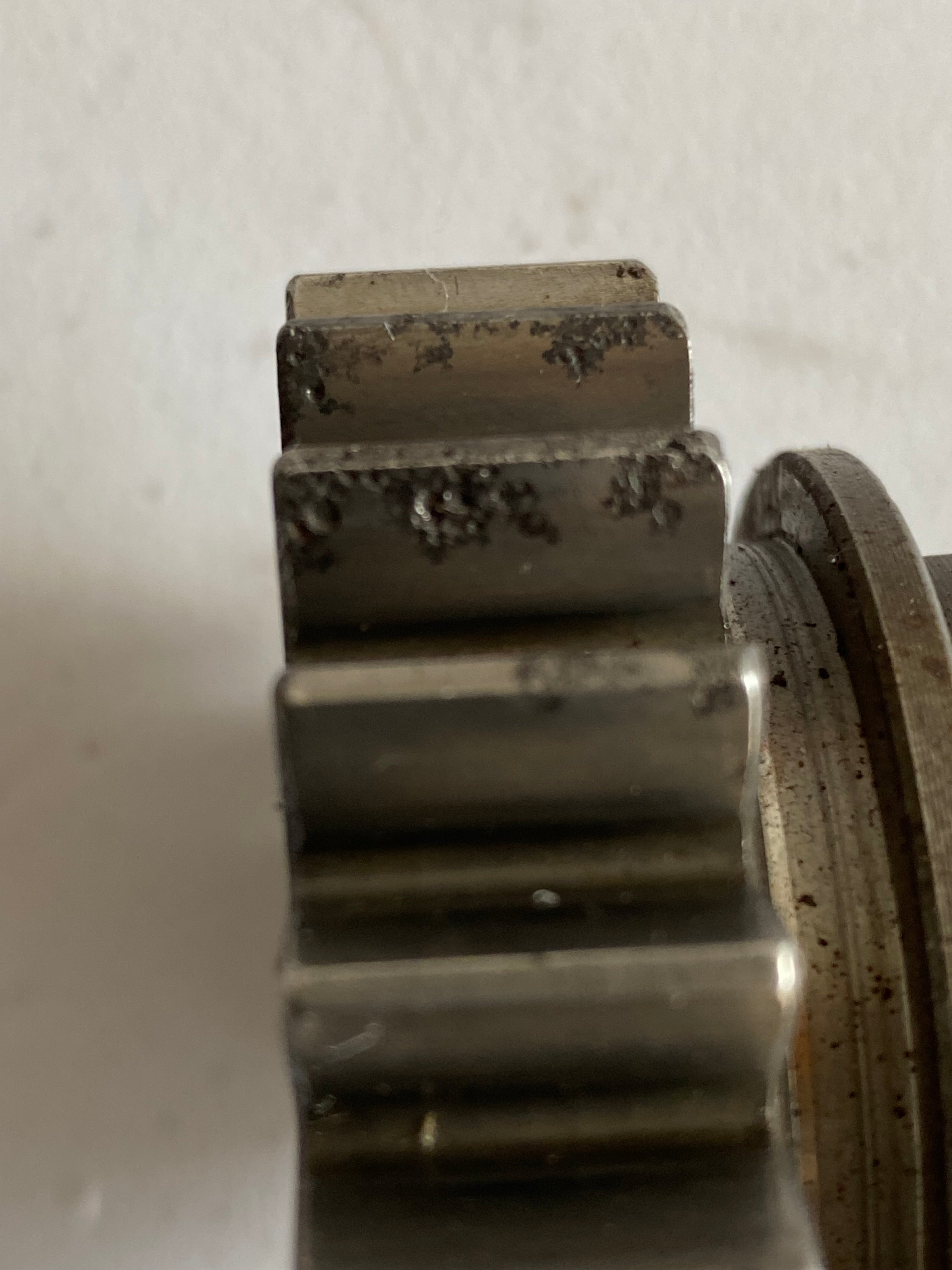 Pignon 3ieme vitesses 23 dents Harley Davidson REF OEM : 35709-54B