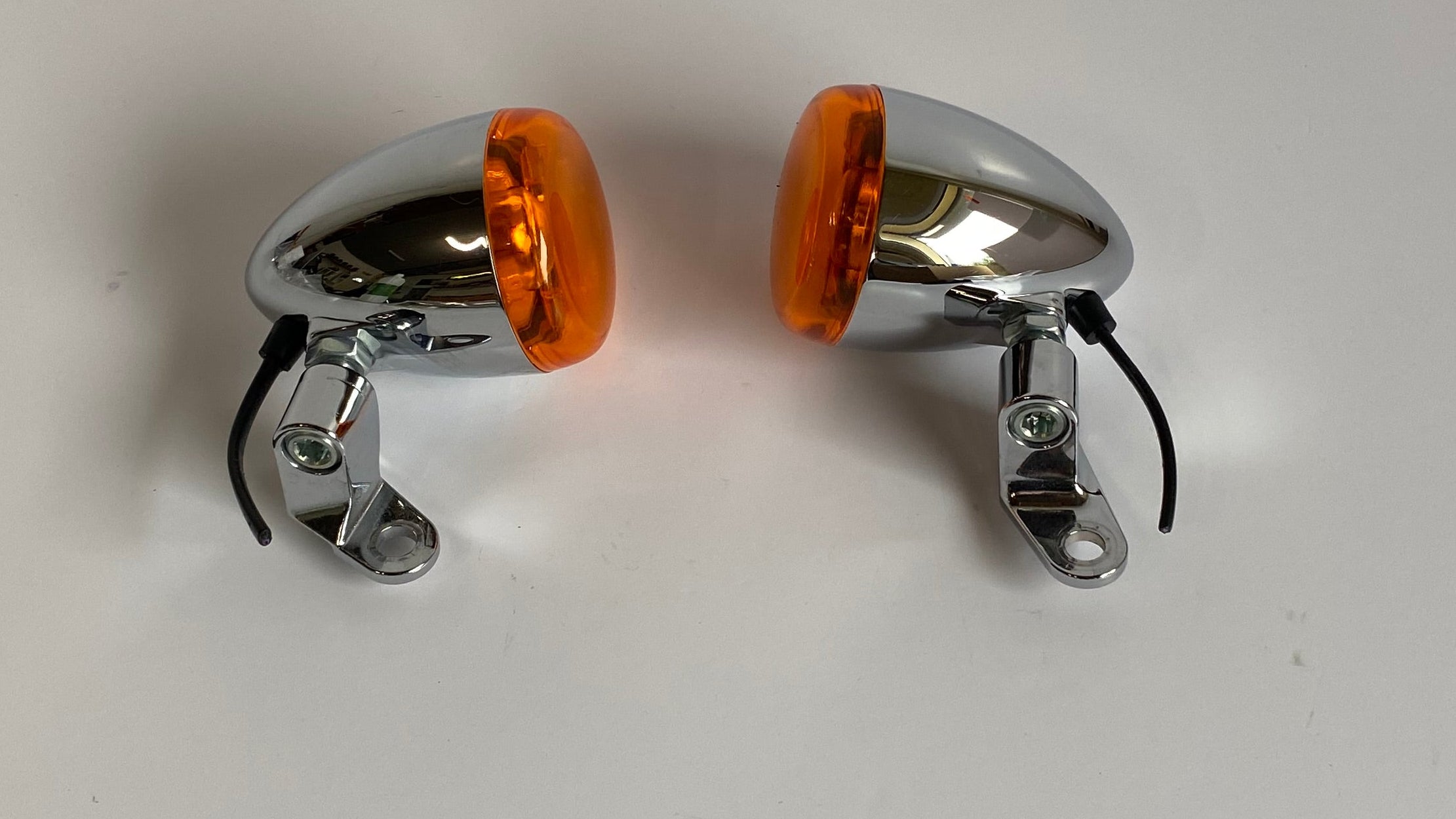 Jeu de clignotants avant chromés Softail M8 Harley Davidson REF OEM 67800141