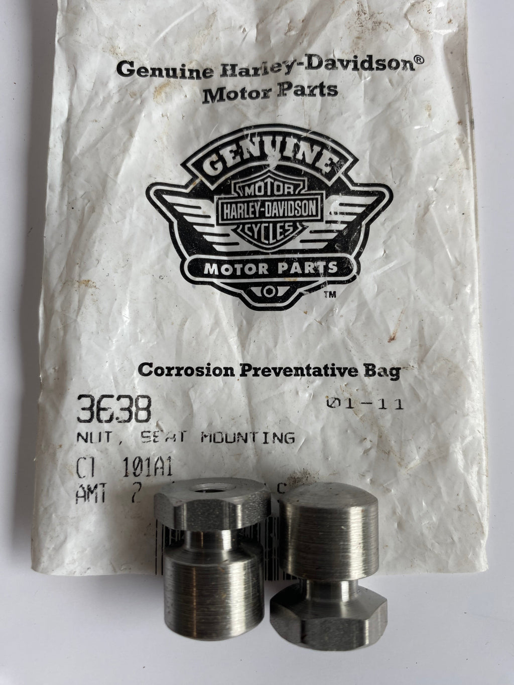 Jeu de 2 écrous fixation de selle Road King Harley Davidson REF OEM 3638