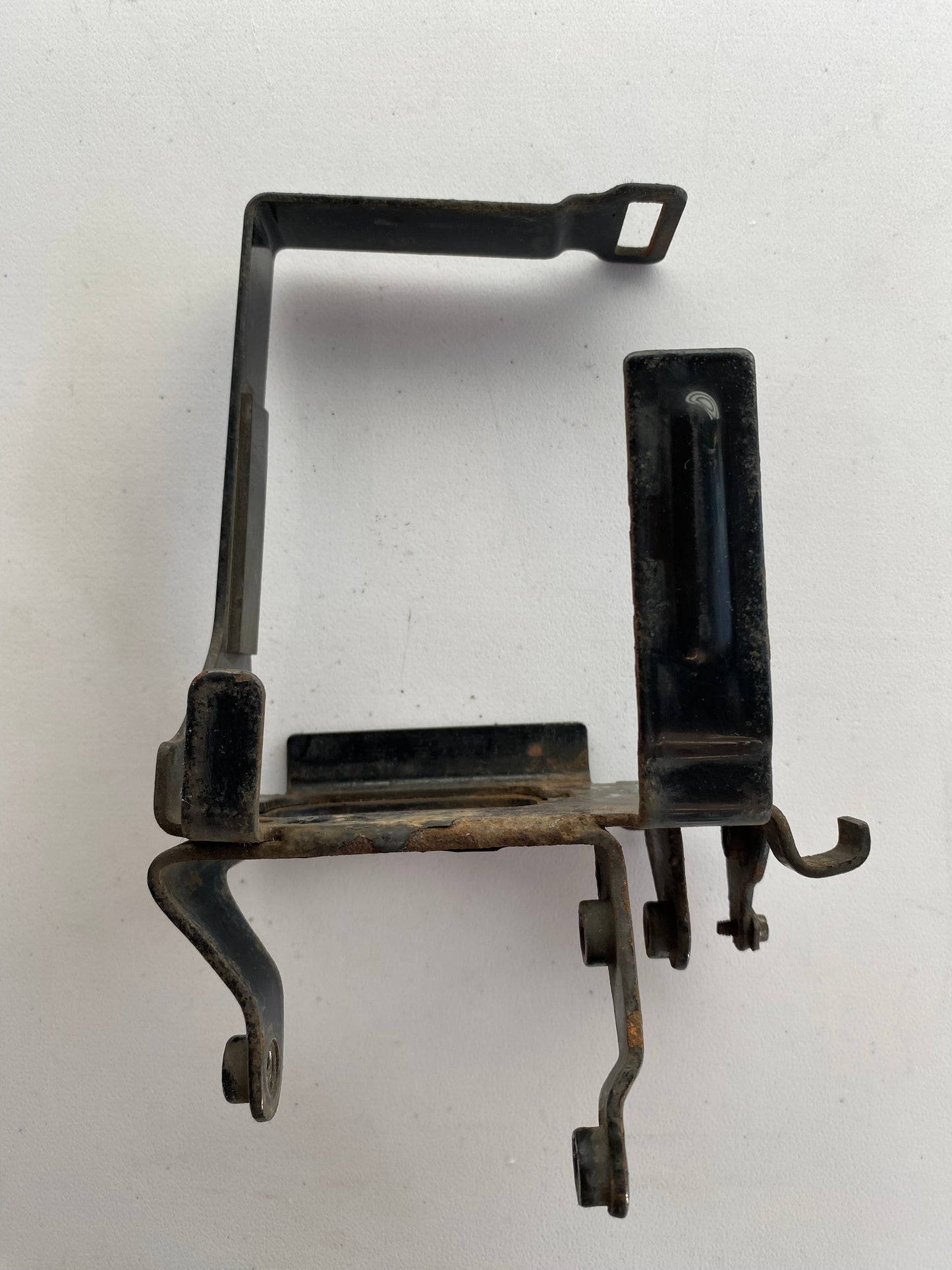 Bac à batterie d'origine Harley Davidson REF OEM : 66194-04D