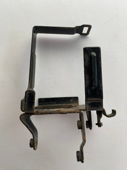 Bac à batterie d'origine Harley Davidson REF OEM : 66194-04D