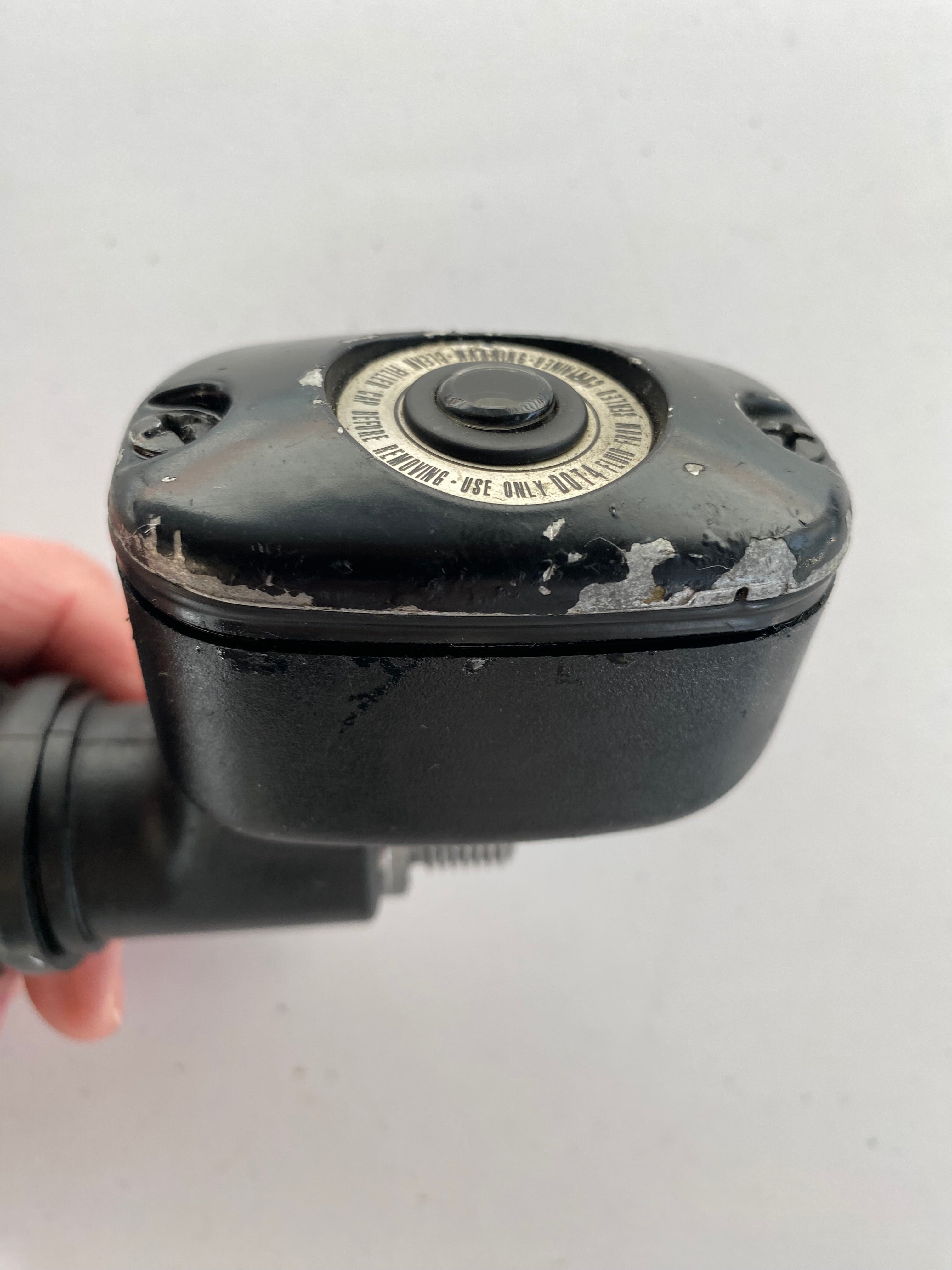 Maitre cylindre de freins arrière Harley Davidson REF OEM : 41767-05E
