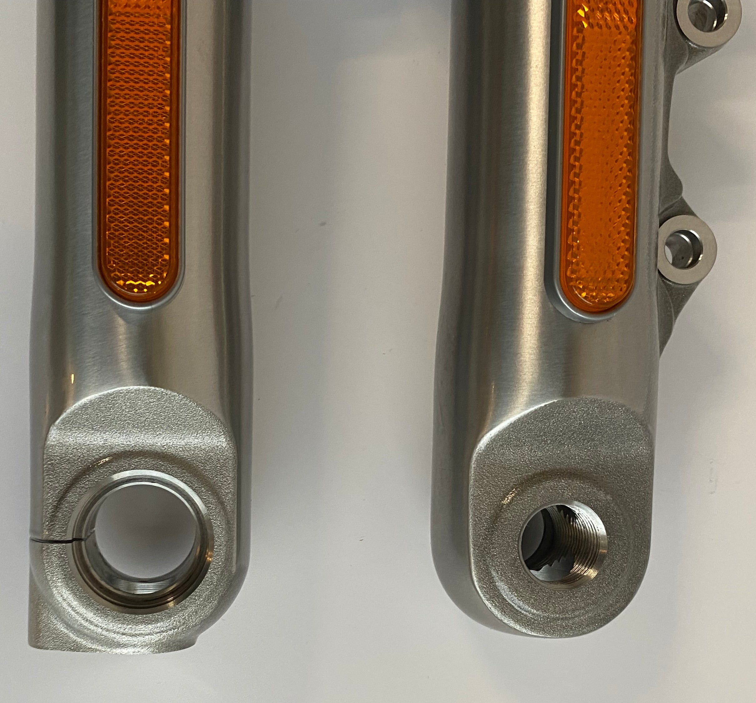 Jeu de fourreaux de fourche Softail Fat Boy Harley Davidson REF OEM 45400183 / 45400184