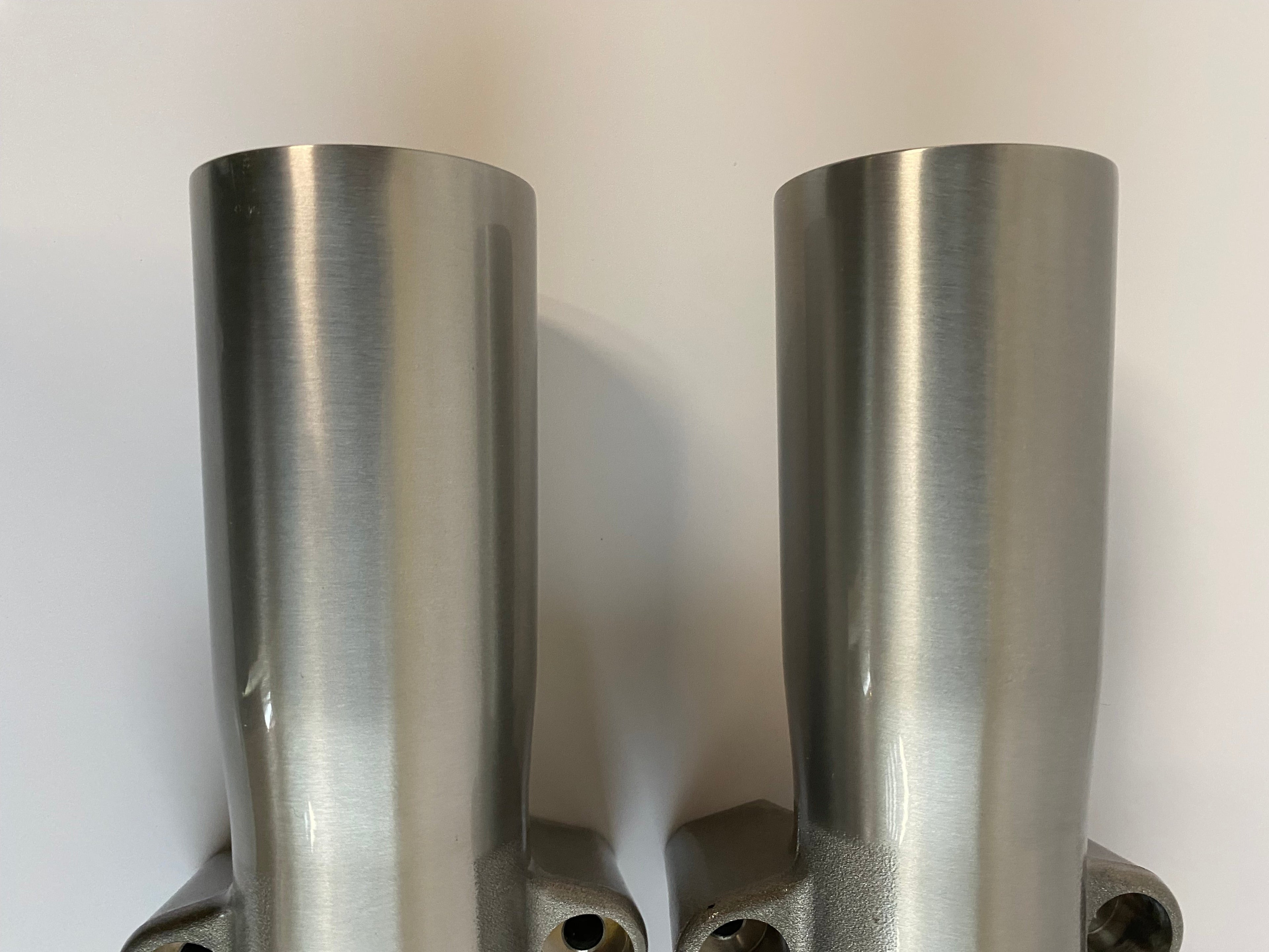 Jeu de fourreaux de fourche Softail Fat Boy Harley Davidson REF OEM 45400183 / 45400184