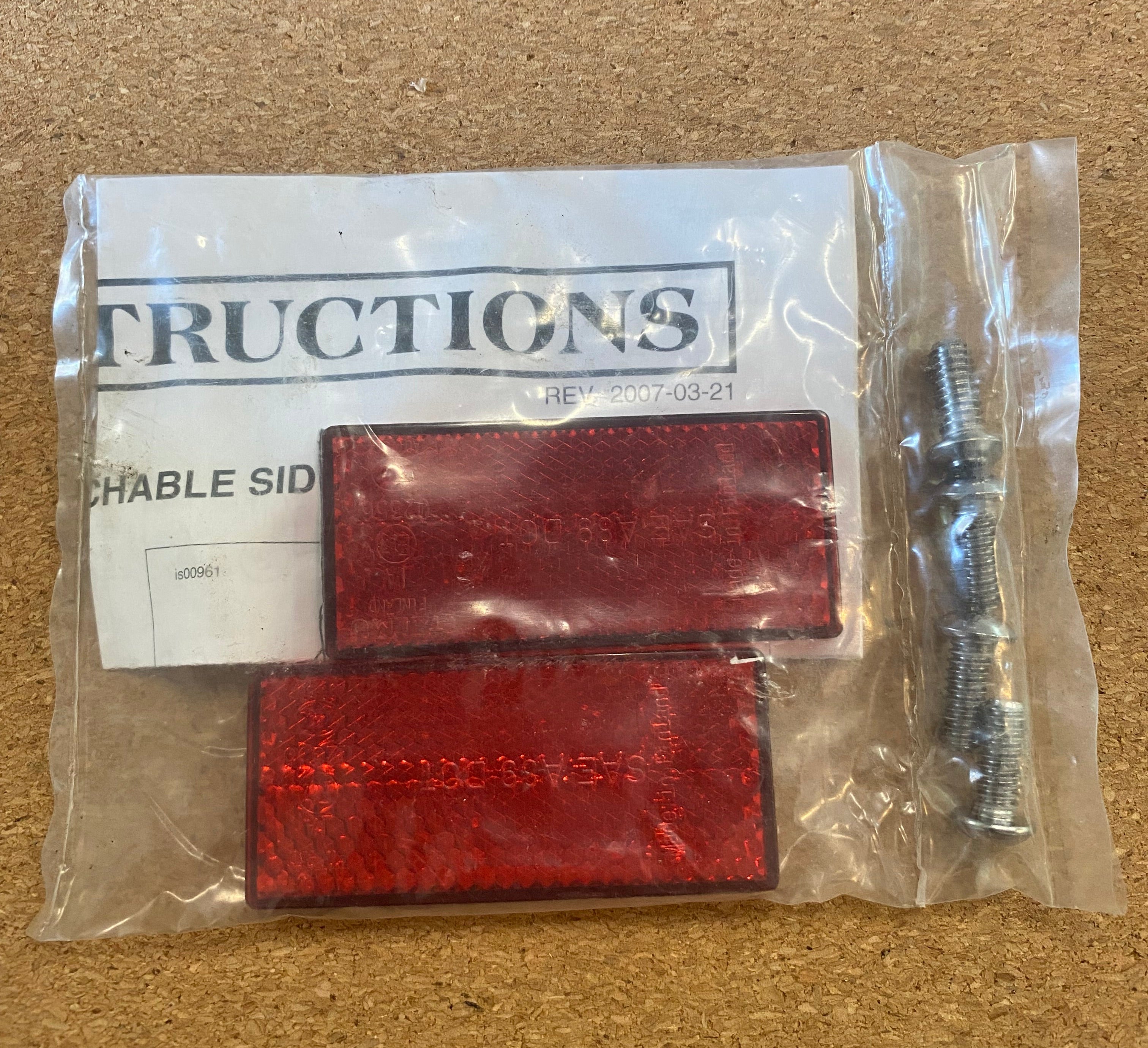 Kit de 4 vis + réflecteurs rouges sissy bar Sportster Harley Davidson REF OEM 94592-98