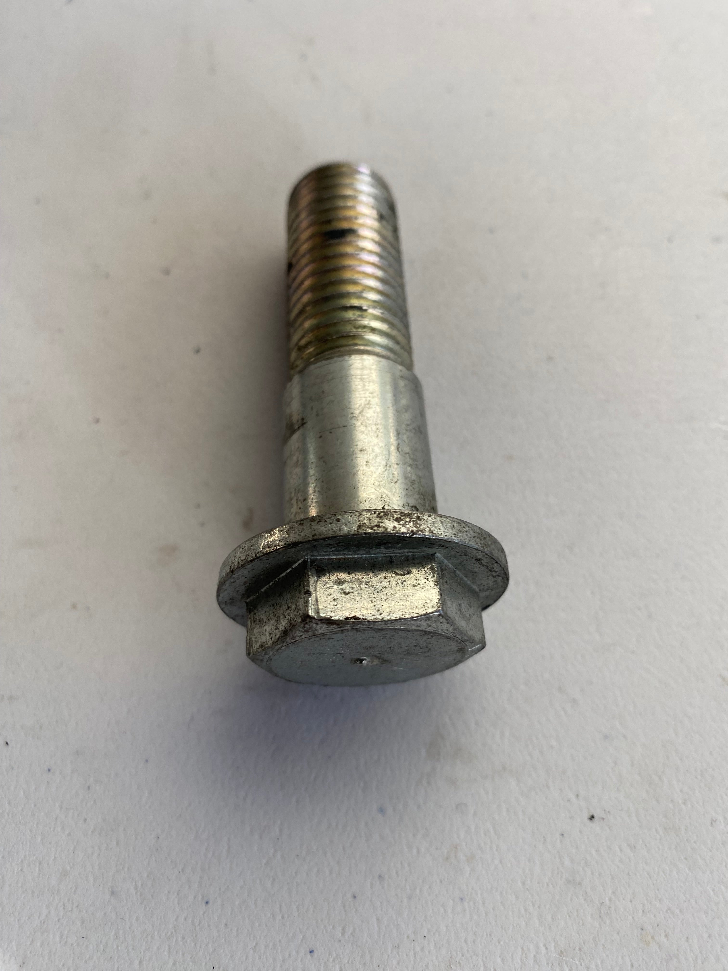 Vis de bras oscillant/ support moteur Sportster Harley Davidson REF OEM : 41698-04