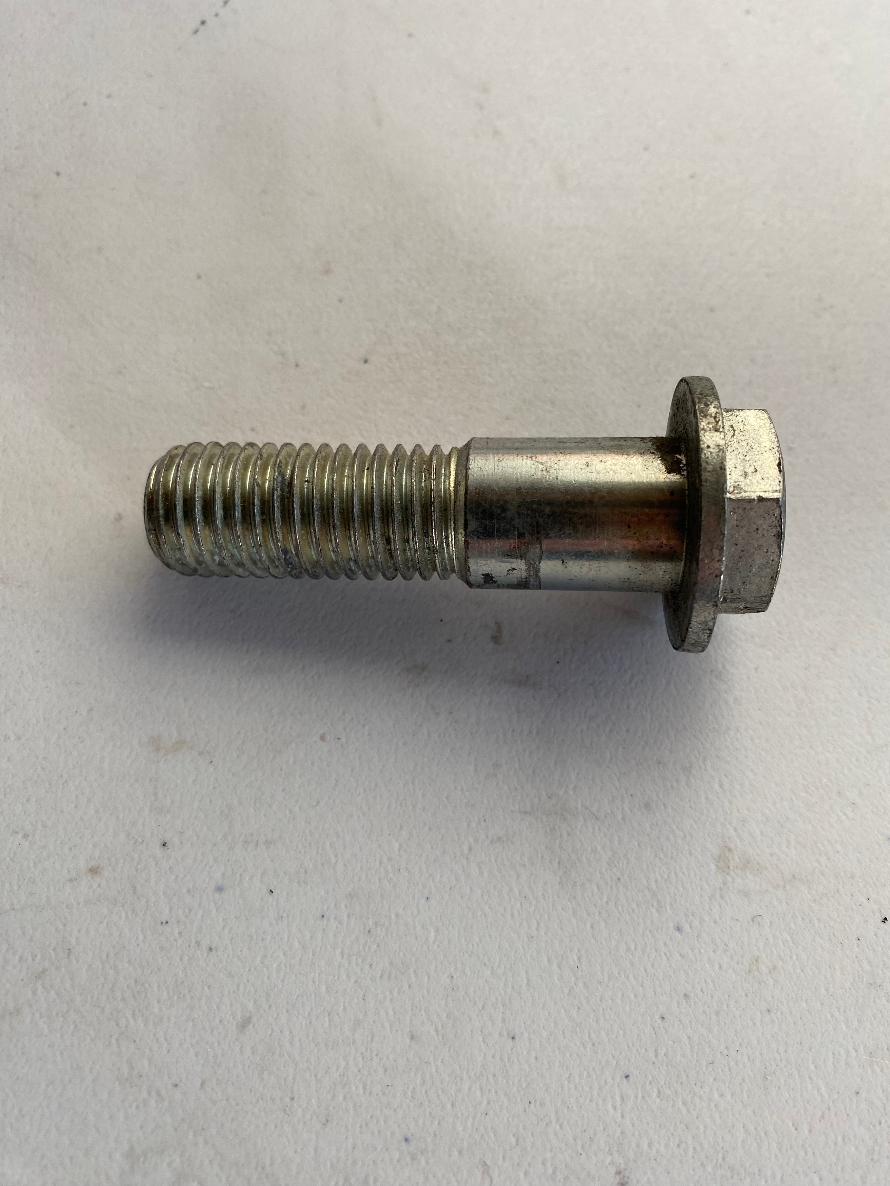 Vis de bras oscillant/ support moteur Sportster Harley Davidson REF OEM : 41698-04