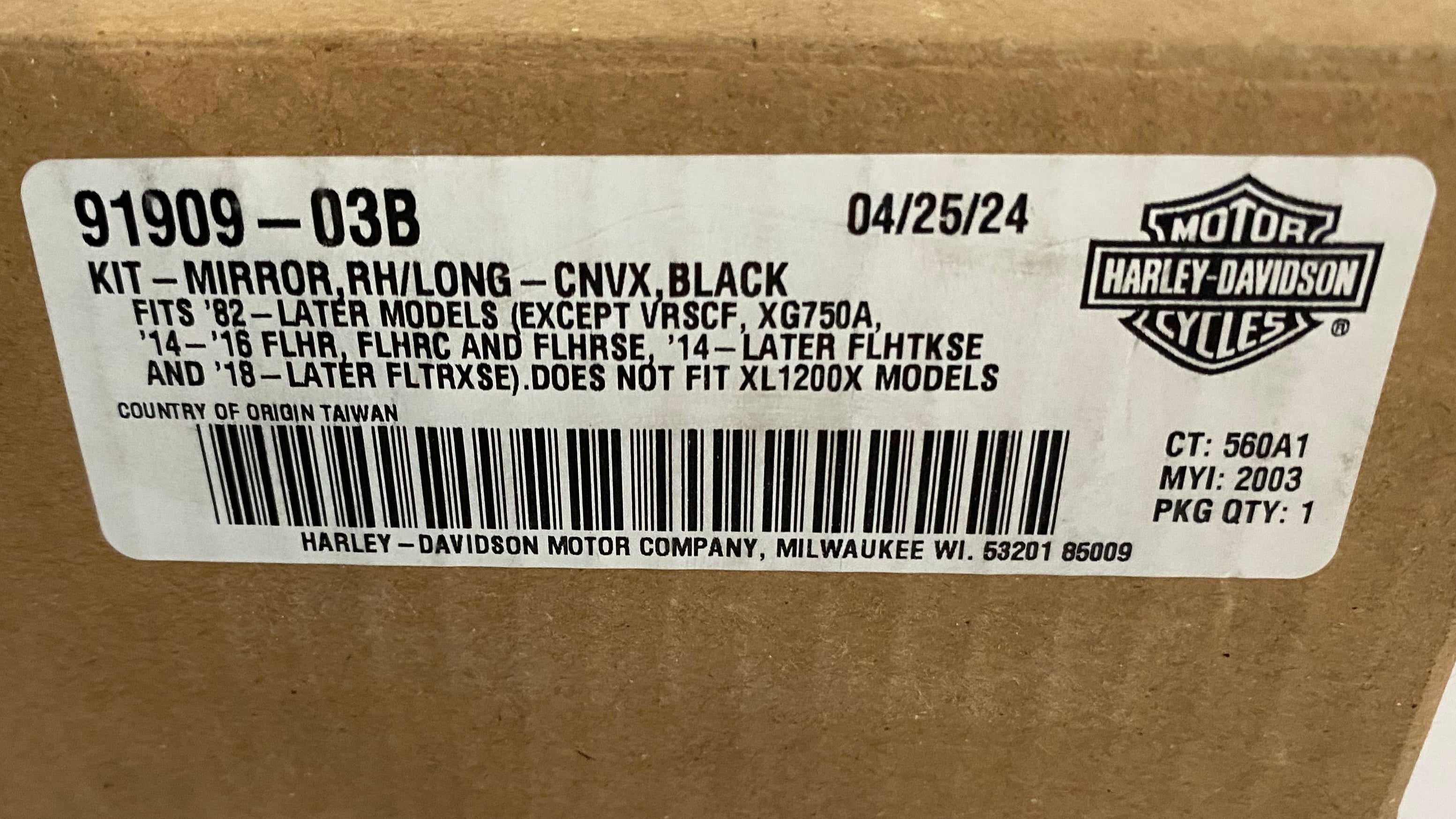 Rétroviseur noir coté droit branche longue Harley Davidson REF OEM 91909-03B