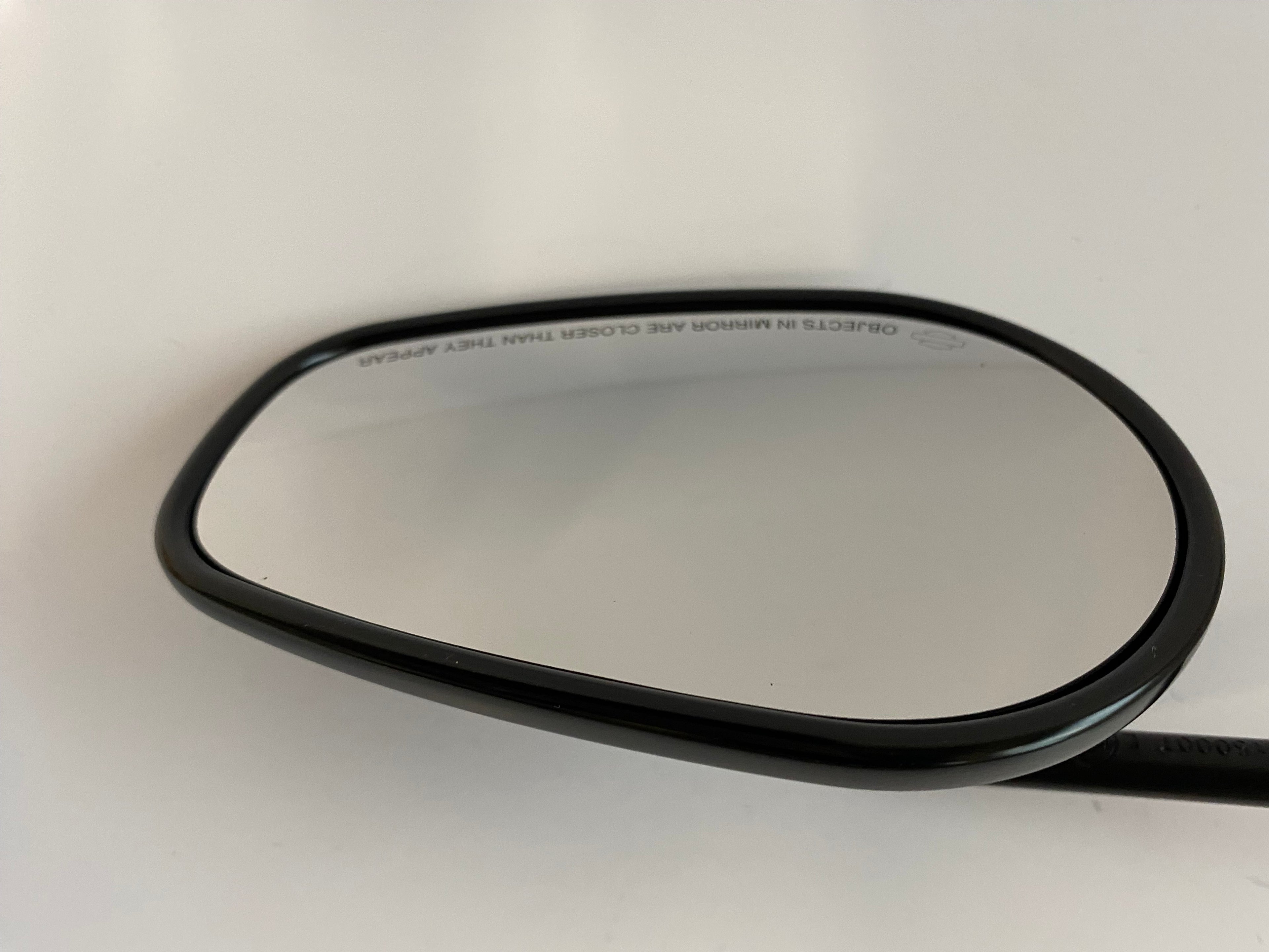 Rétroviseur noir coté droit branche longue Harley Davidson REF OEM 91909-03B