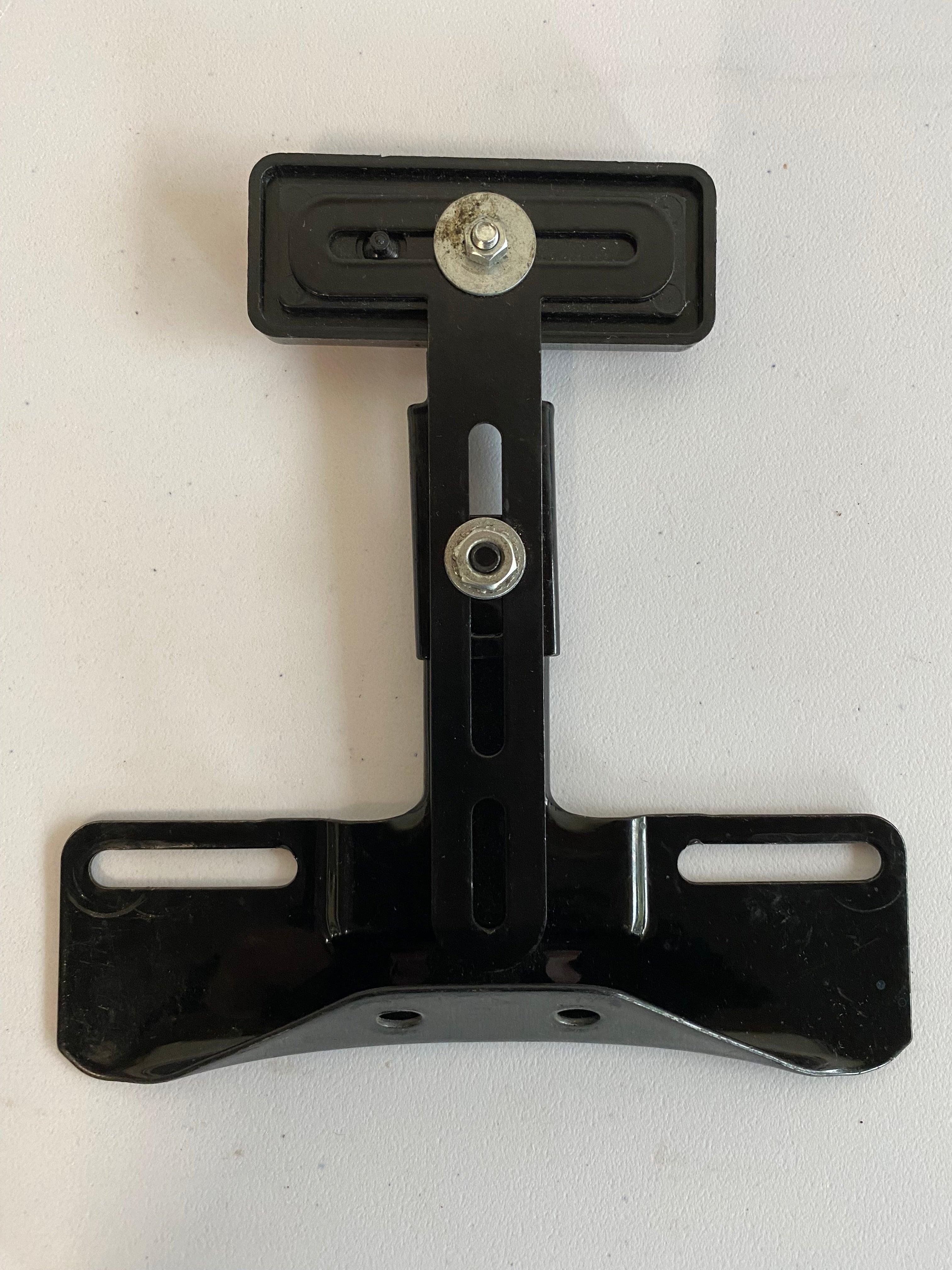 Original license plate holder REF OEM: 59984-73