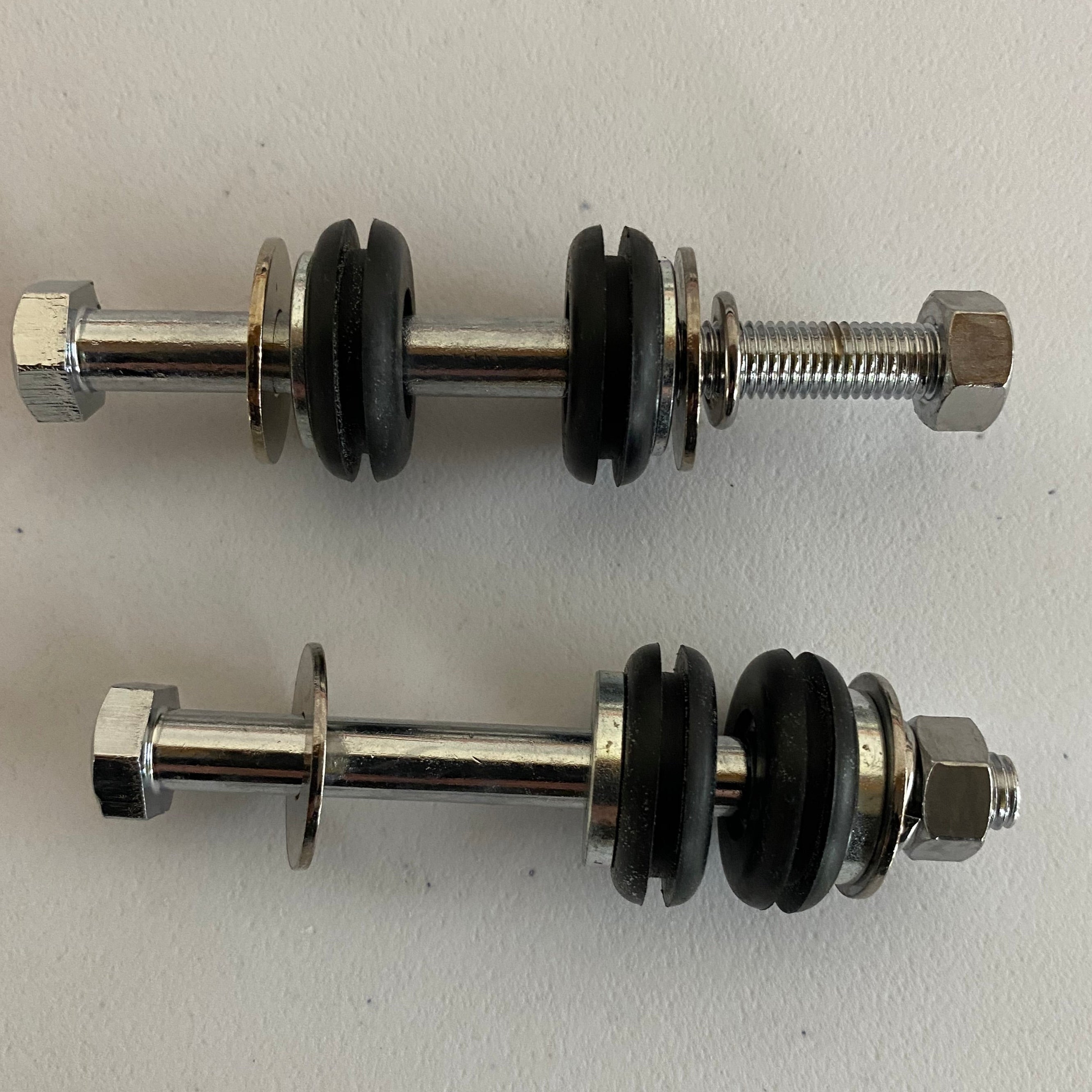 Kit de vis de fixation réservoir Harley Davidson REF MCS : 989845