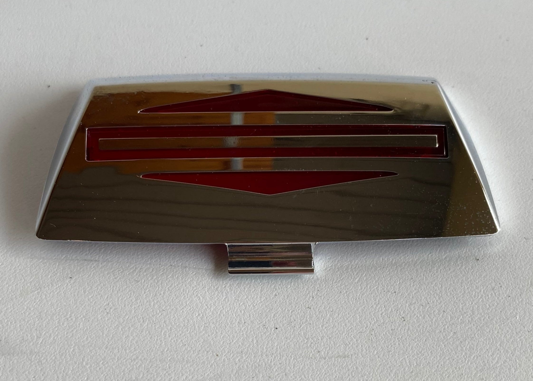 Cabochon rouge d'éclairage de garde boue arrière Harley Davidson REF 68081-96