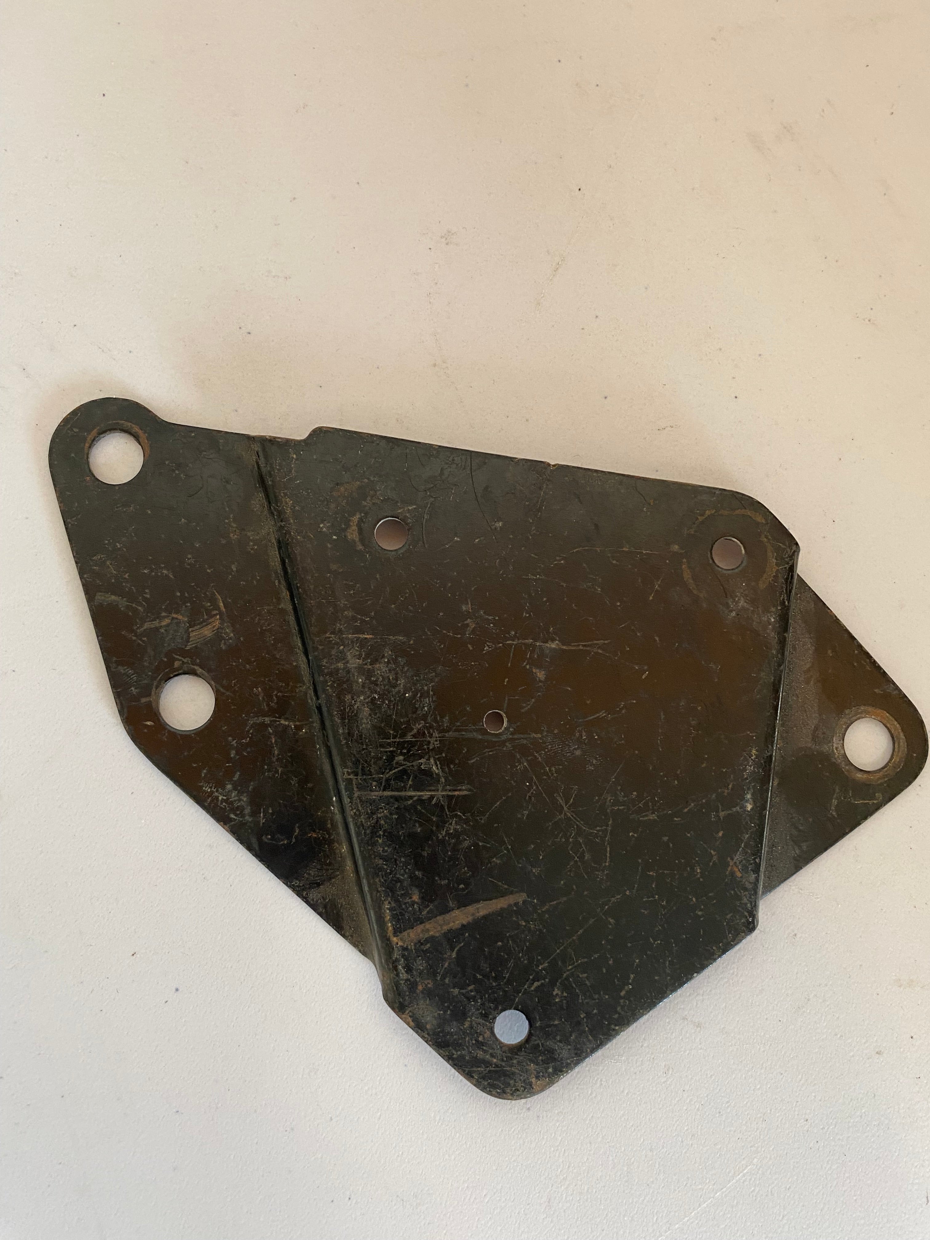 Support droit de caisse à outils Softail Harley Davidson REF MCS : 902952