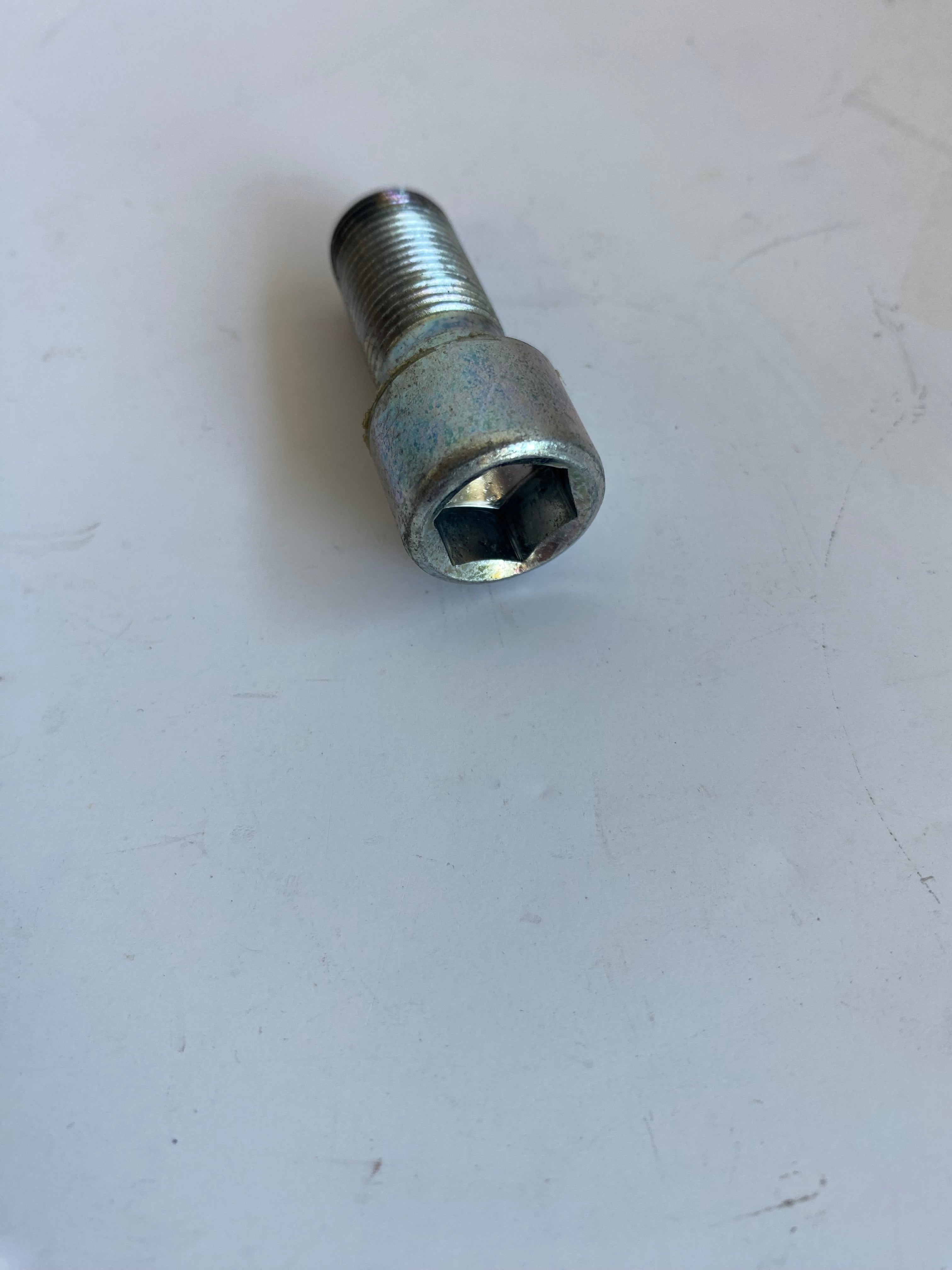 Vis de plongeur de fourche 49 mm Harley Davidson REF OEM 46614-06