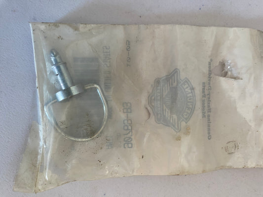 Attache de sacoche Harley Davidson REF OEM : 90789-83