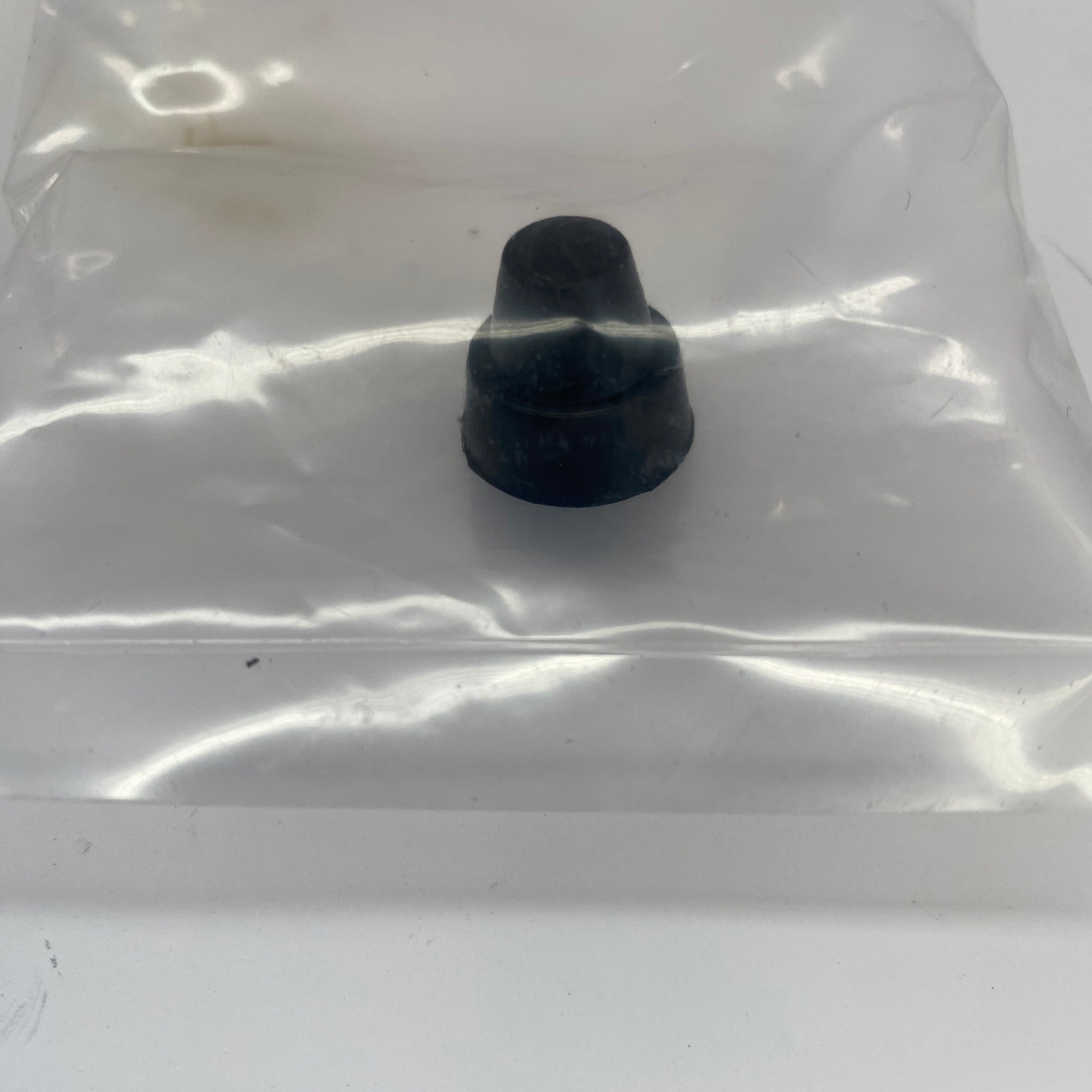 Ecrou caoutchouc pour remise a zéro de compteur Harley Davidson REF MCS 990952